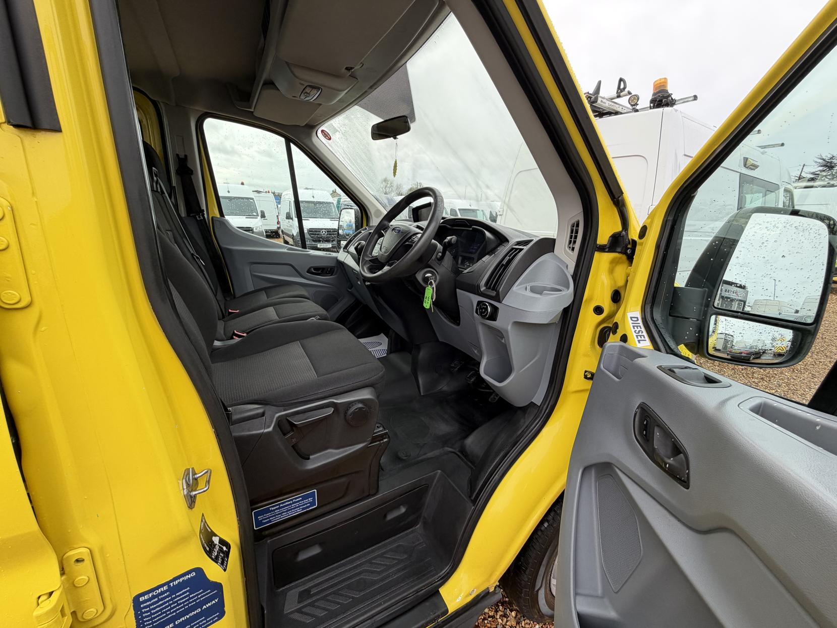 2016 Ford Transit 2.2 TDCi 350 Chassis Double Cab 4dr Diesel Manual RWD L3 H1 Euro 5 (DRW) (100 ps) - Thumbnail 19