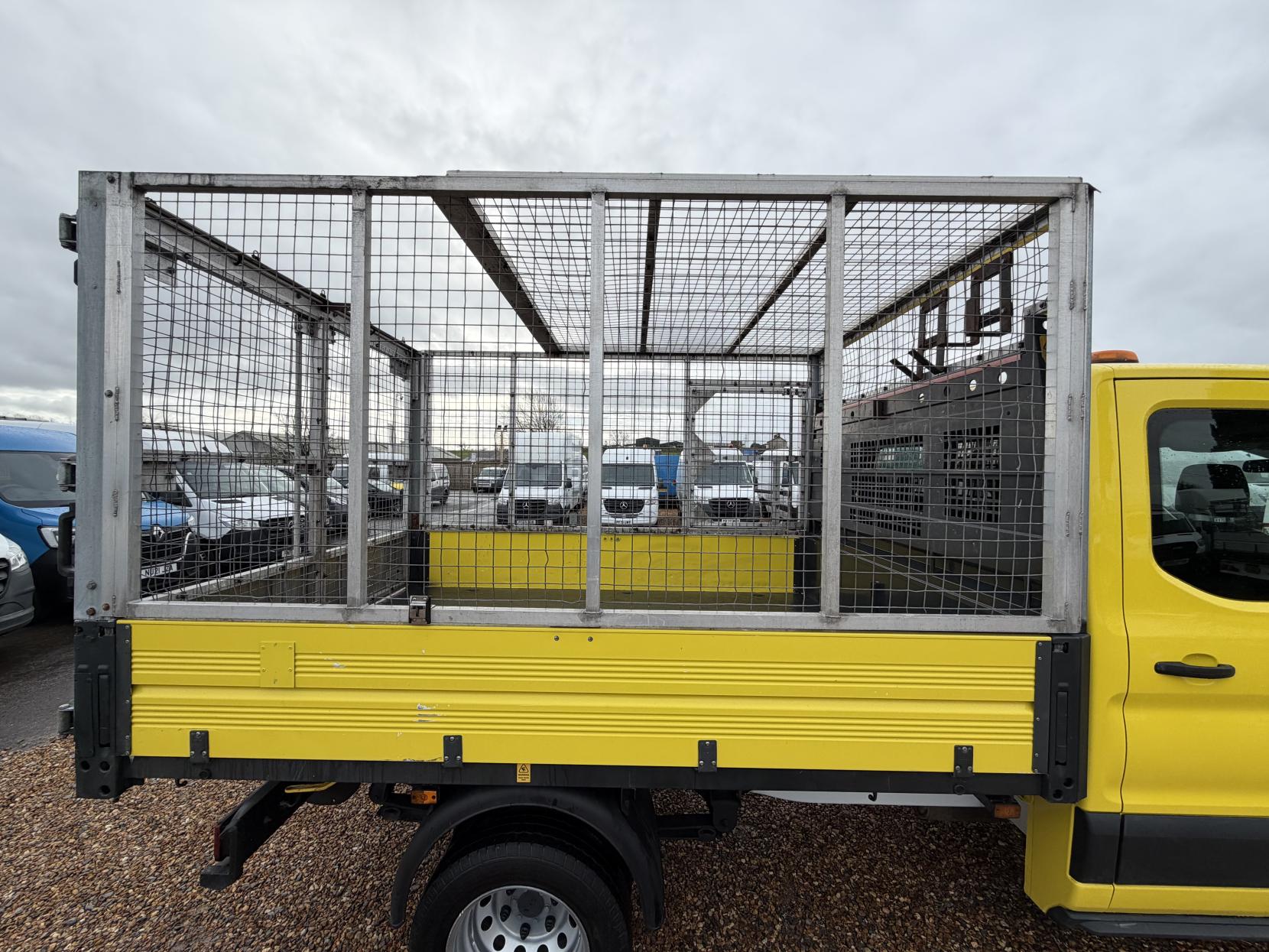 2016 Ford Transit 2.2 TDCi 350 Chassis Double Cab 4dr Diesel Manual RWD L3 H1 Euro 5 (DRW) (100 ps) - Thumbnail 16