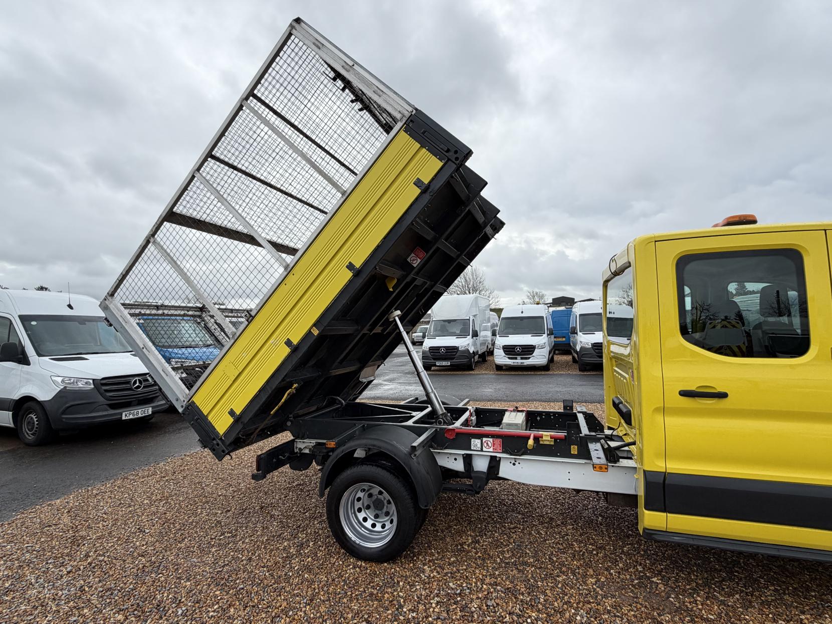2016 Ford Transit 2.2 TDCi 350 Chassis Double Cab 4dr Diesel Manual RWD L3 H1 Euro 5 (DRW) (100 ps) - Thumbnail 15