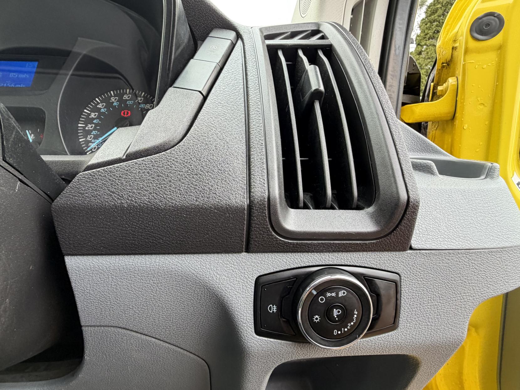 2016 Ford Transit 2.2 TDCi 350 Chassis Double Cab 4dr Diesel Manual RWD L3 H1 Euro 5 (DRW) (100 ps) - Thumbnail 26