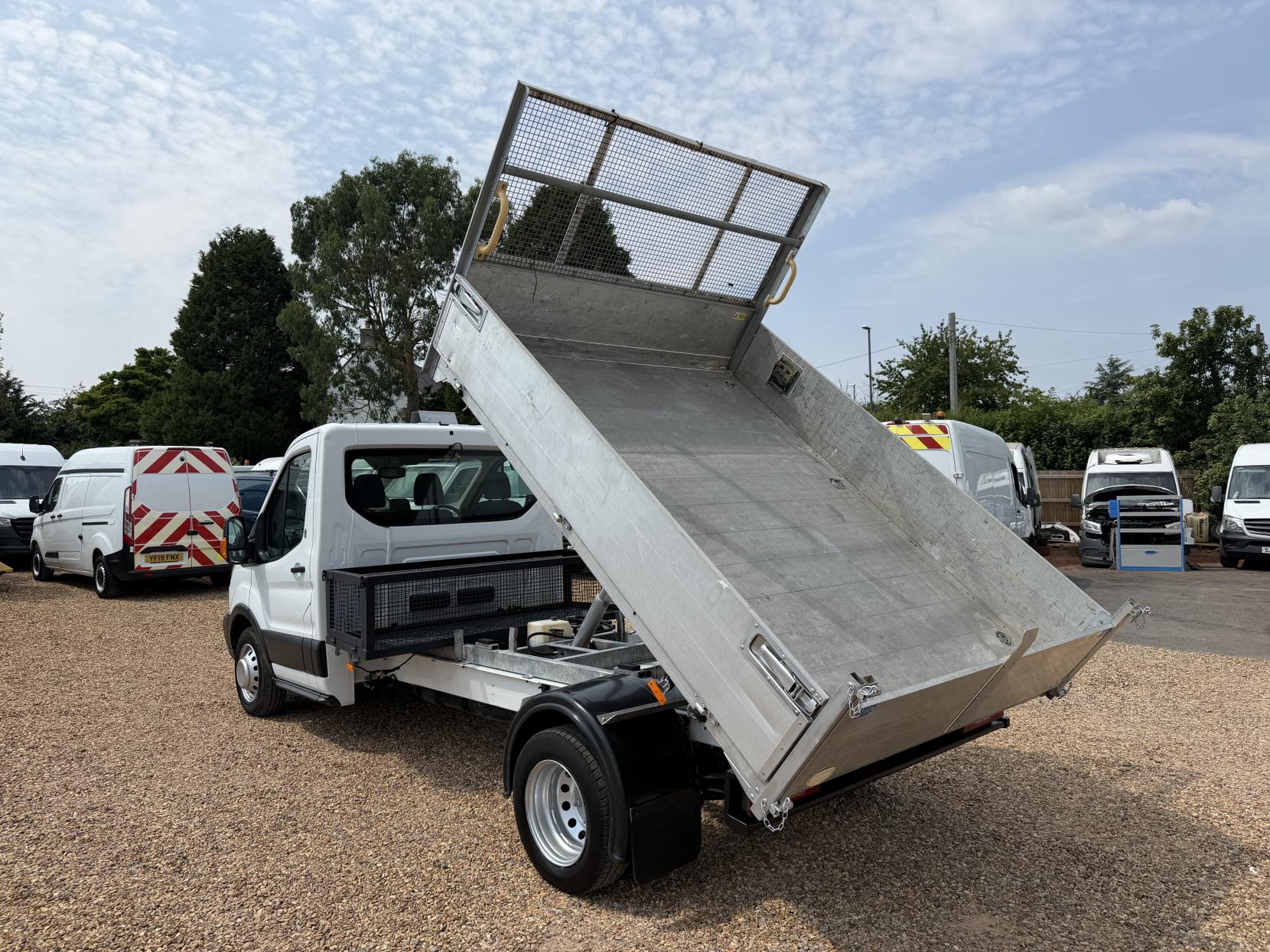 2017 Ford Transit 2.2 TDCi 350 Chassis Cab 2dr Diesel Manual RWD L3 H1 Euro 5 (DRW) (100 ps) - Thumbnail 10