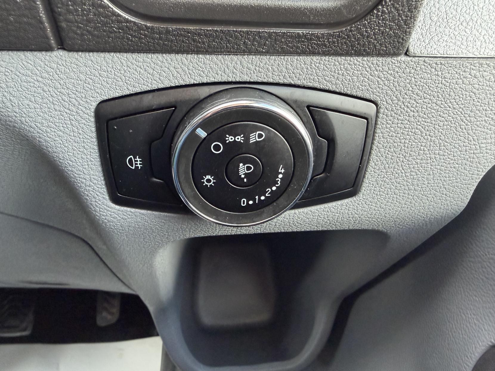 2015 Ford Transit 2.2 TDCi 350 Panel Van 5dr Diesel Manual RWD L3 H2 Euro 5 (155 ps) - Thumbnail 22