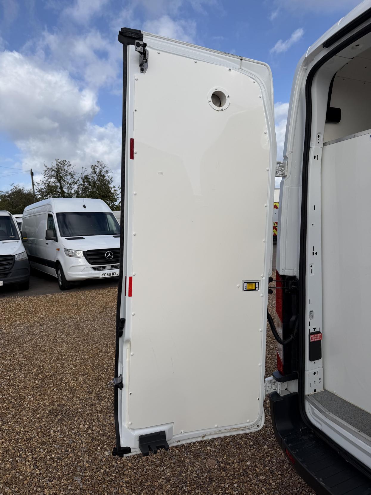2015 Ford Transit 2.2 TDCi 350 Panel Van 5dr Diesel Manual RWD L3 H2 Euro 5 (155 ps) - Thumbnail 49