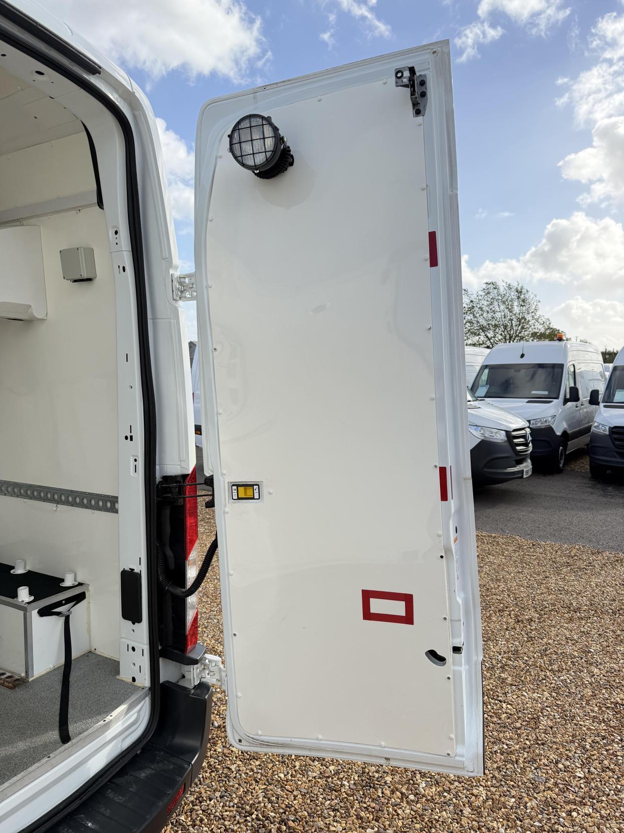 2015 Ford Transit 2.2 TDCi 350 Panel Van 5dr Diesel Manual RWD L3 H2 Euro 5 (155 ps) - Thumbnail 53