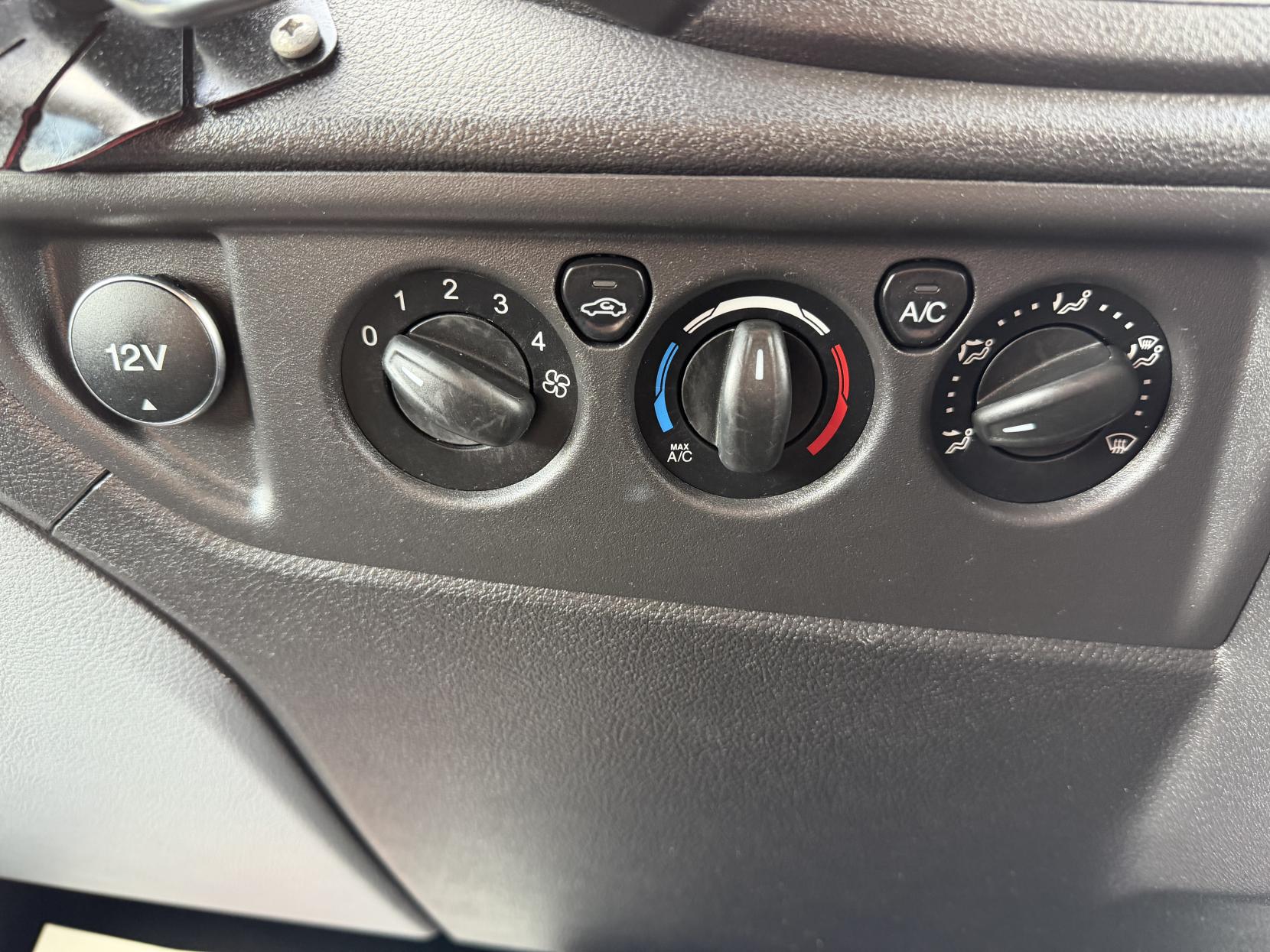2015 Ford Transit 2.2 TDCi 350 Panel Van 5dr Diesel Manual RWD L3 H2 Euro 5 (155 ps) - Thumbnail 26