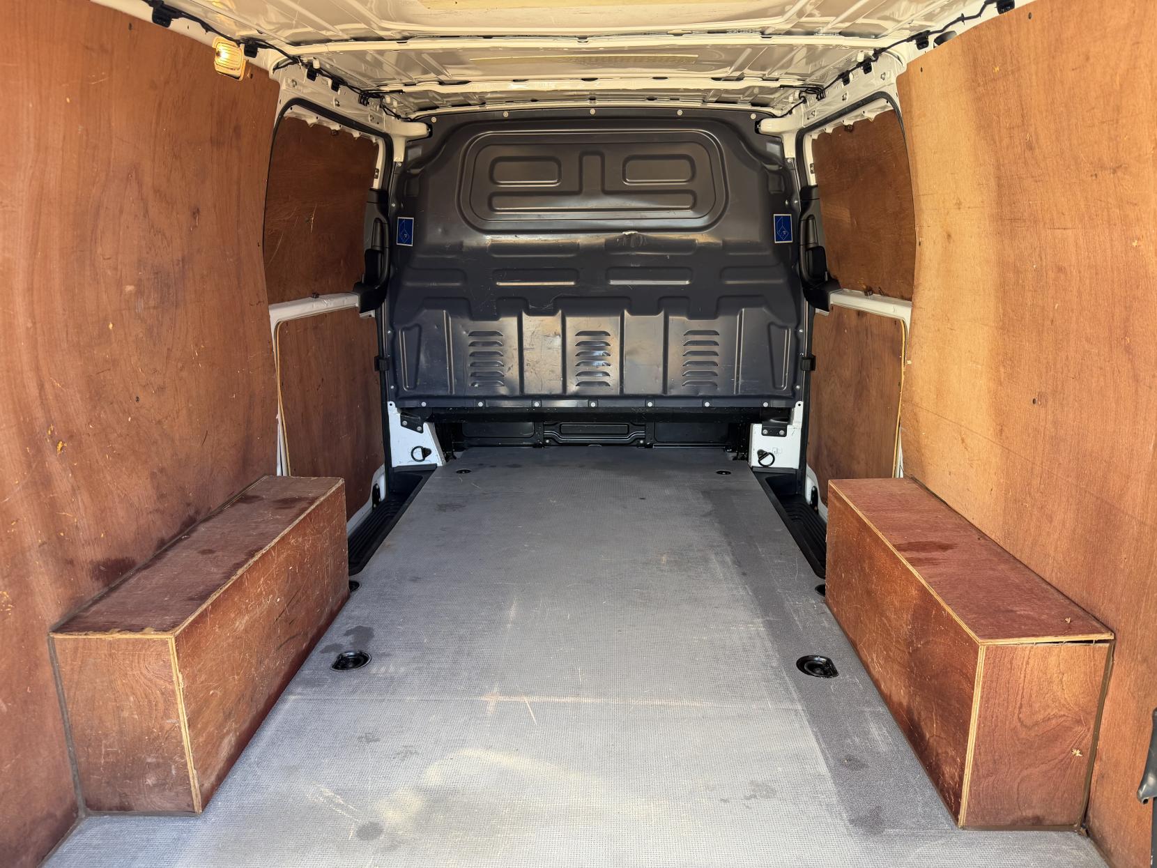 2019 Mercedes-Benz Vito 1.6 111 CDI Panel Van 6dr Diesel Manual FWD L2 Euro 6 (114 ps) - Thumbnail 37
