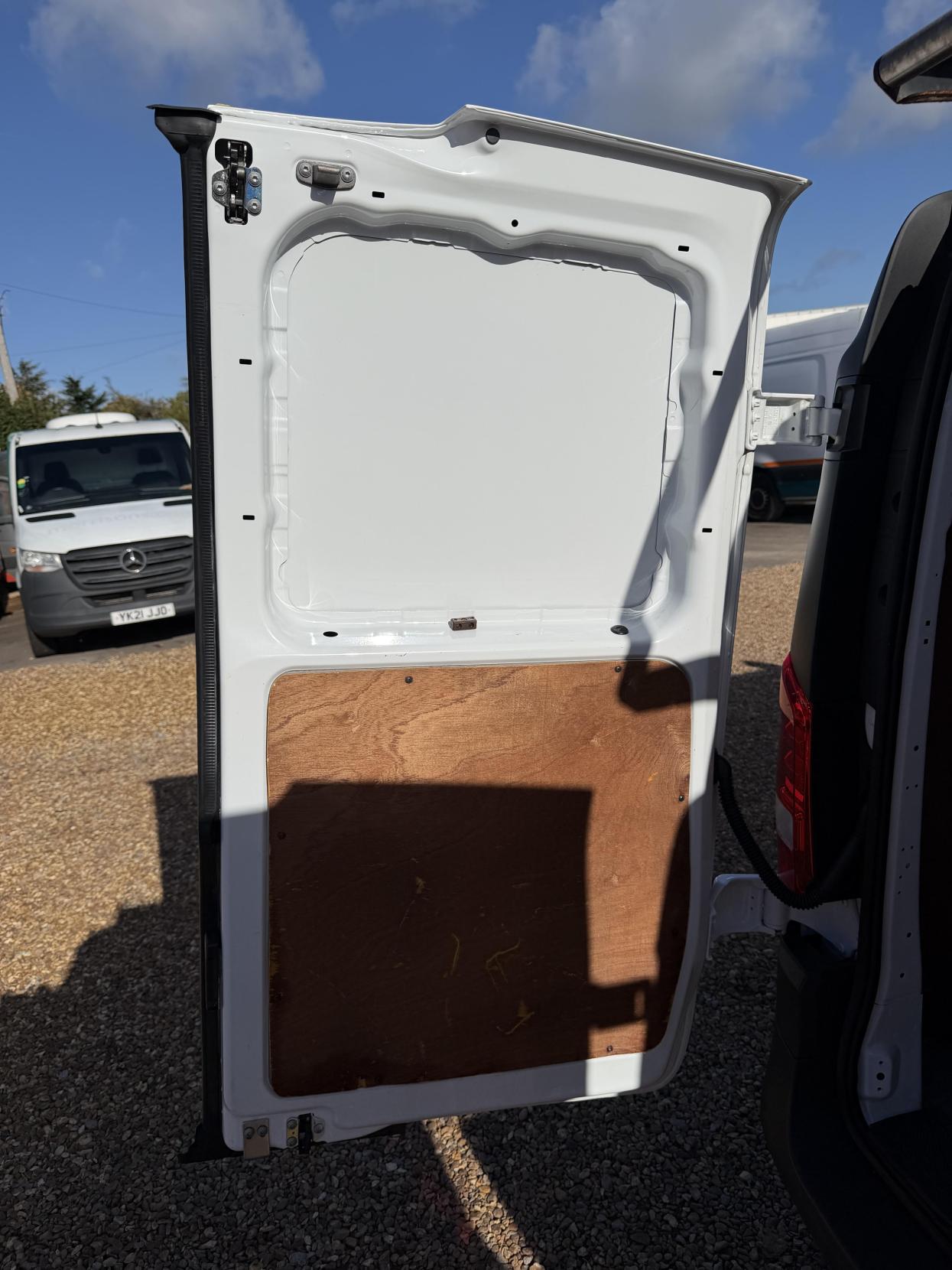 2019 Mercedes-Benz Vito 1.6 111 CDI Panel Van 6dr Diesel Manual FWD L2 Euro 6 (114 ps) - Thumbnail 39