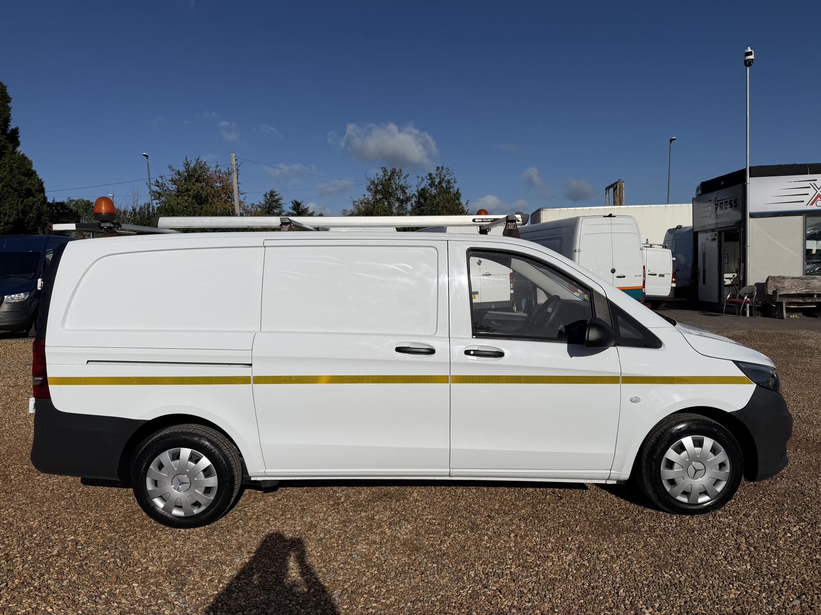 2019 Mercedes-Benz Vito 1.6 111 CDI Panel Van 6dr Diesel Manual FWD L2 Euro 6 (114 ps) - Thumbnail 12