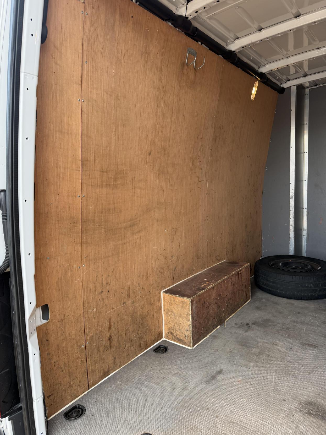 2023 Mercedes-Benz Sprinter 2.0 315 CDI Premium Panel Van 5dr Diesel Manual RWD L3 H2 Euro 6 (s/s) (150 ps) - Thumbnail 39