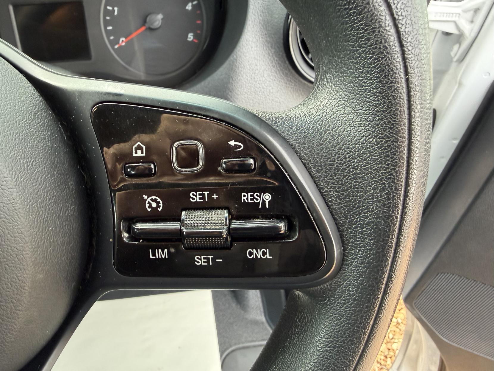 2023 Mercedes-Benz Sprinter 2.0 315 CDI Premium Panel Van 5dr Diesel Manual RWD L3 H2 Euro 6 (s/s) (150 ps) - Thumbnail 18