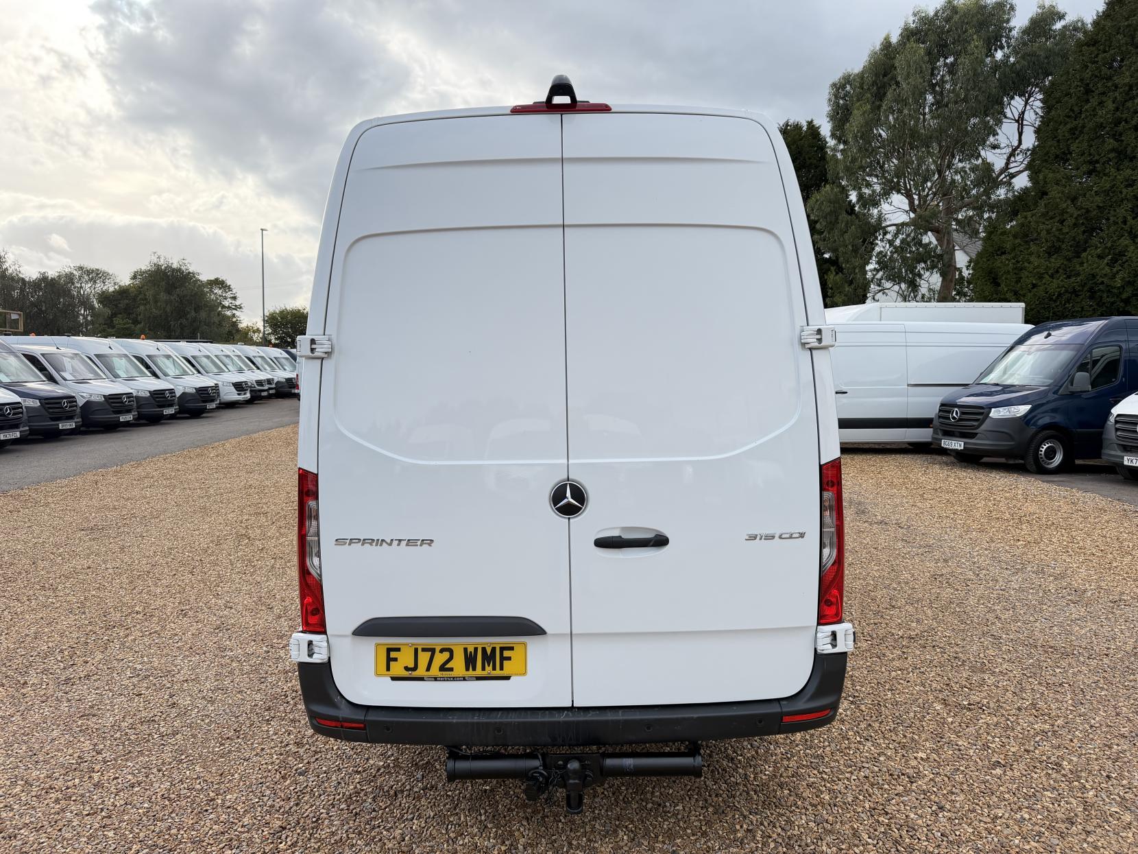 2023 Mercedes-Benz Sprinter 2.0 315 CDI Premium Panel Van 5dr Diesel Manual RWD L3 H2 Euro 6 (s/s) (150 ps) - Thumbnail 10