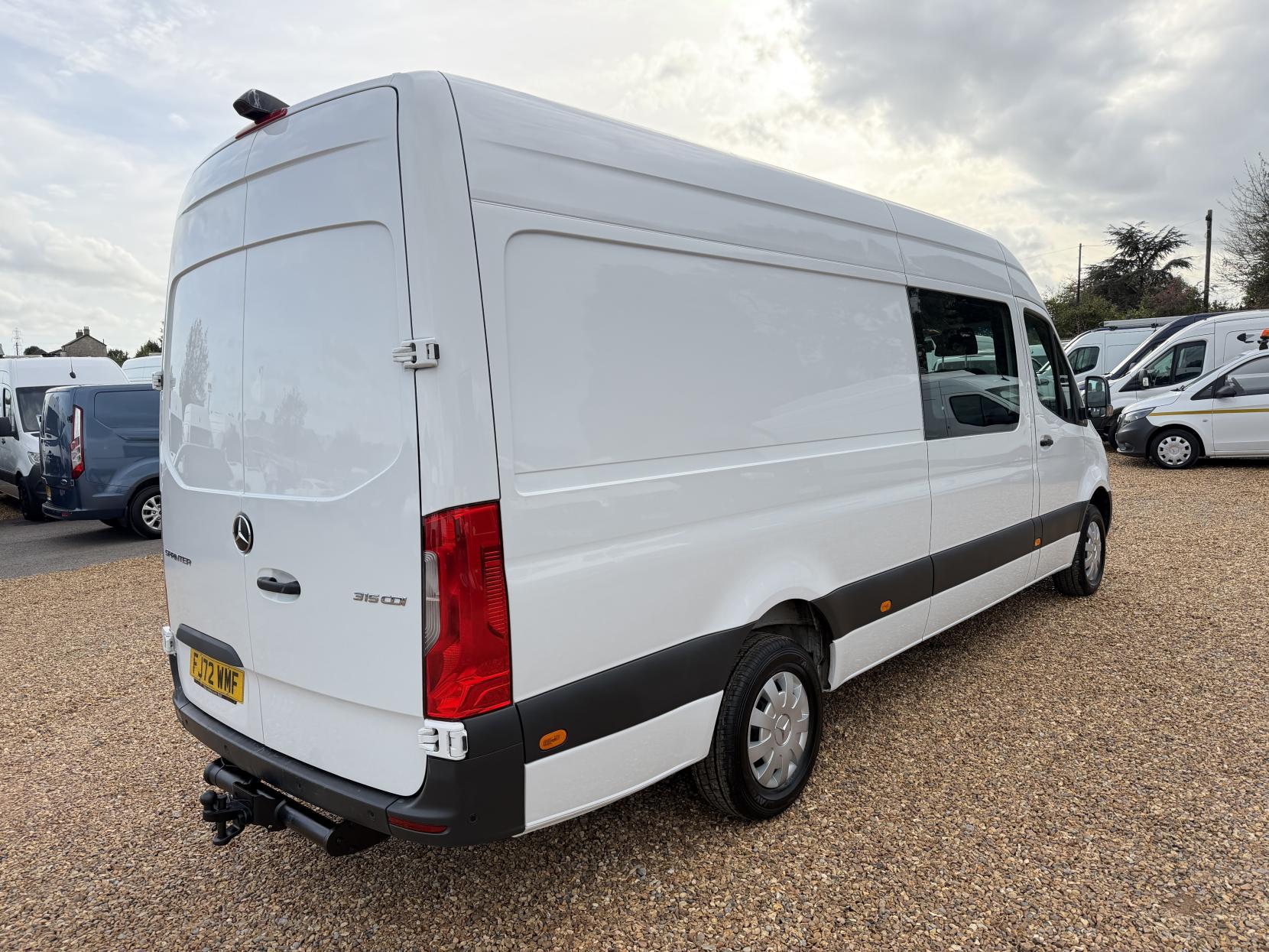 2023 Mercedes-Benz Sprinter 2.0 315 CDI Premium Panel Van 5dr Diesel Manual RWD L3 H2 Euro 6 (s/s) (150 ps) - Thumbnail 11