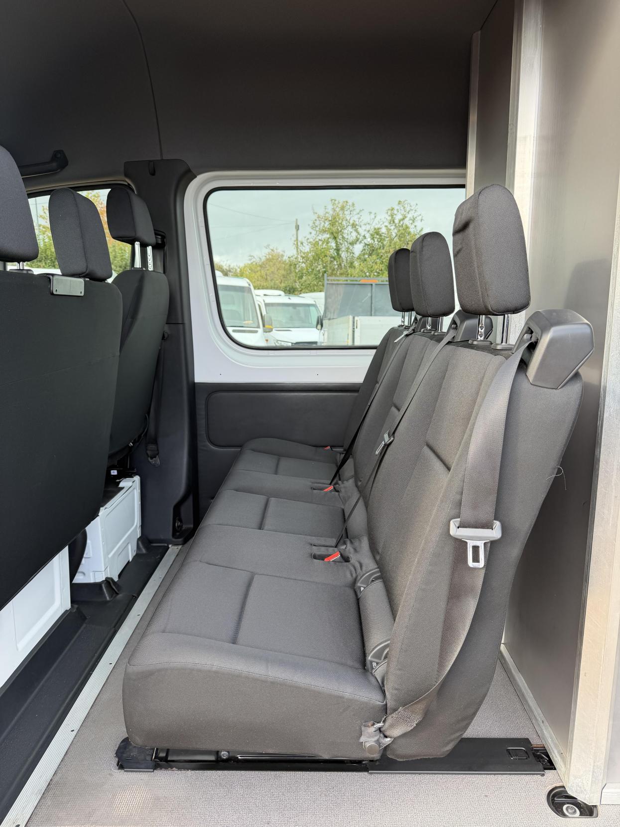 2023 Mercedes-Benz Sprinter 2.0 315 CDI Premium Panel Van 5dr Diesel Manual RWD L3 H2 Euro 6 (s/s) (150 ps) - Thumbnail 34