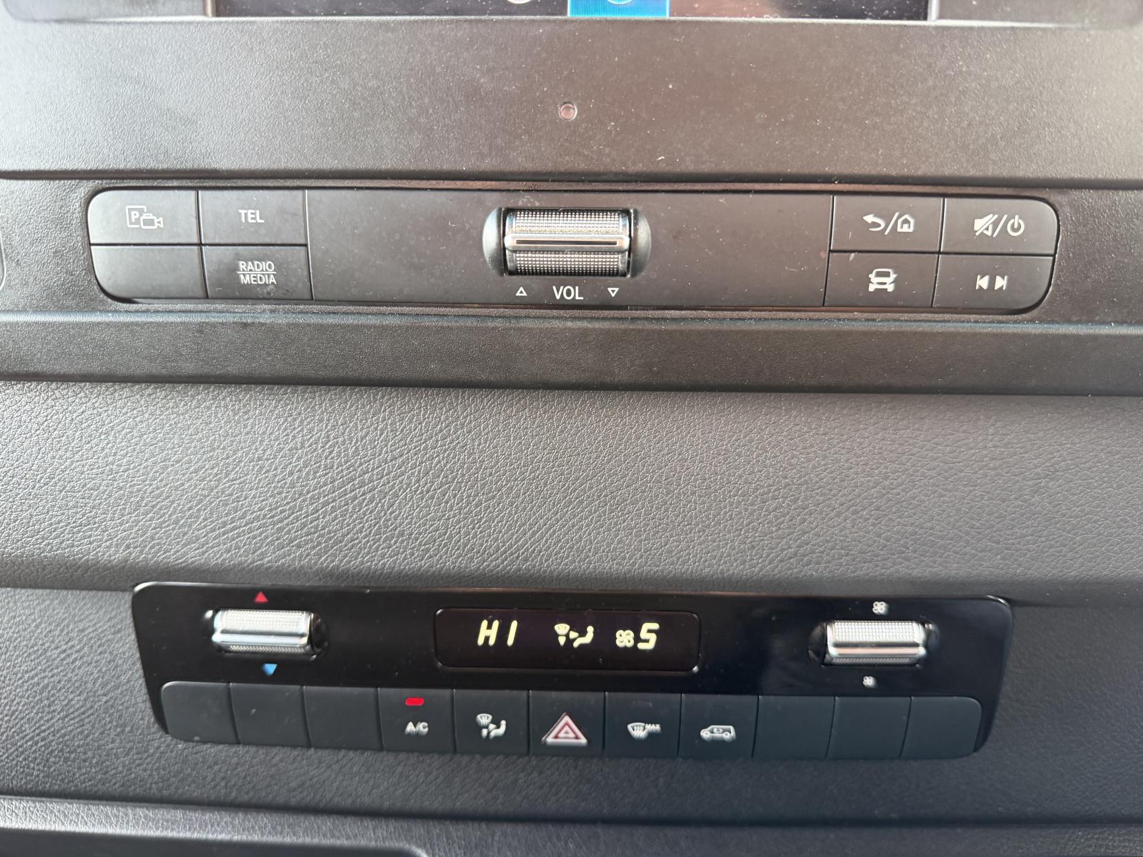 2023 Mercedes-Benz Sprinter 2.0 315 CDI Premium Panel Van 5dr Diesel Manual RWD L3 H2 Euro 6 (s/s) (150 ps) - Thumbnail 25