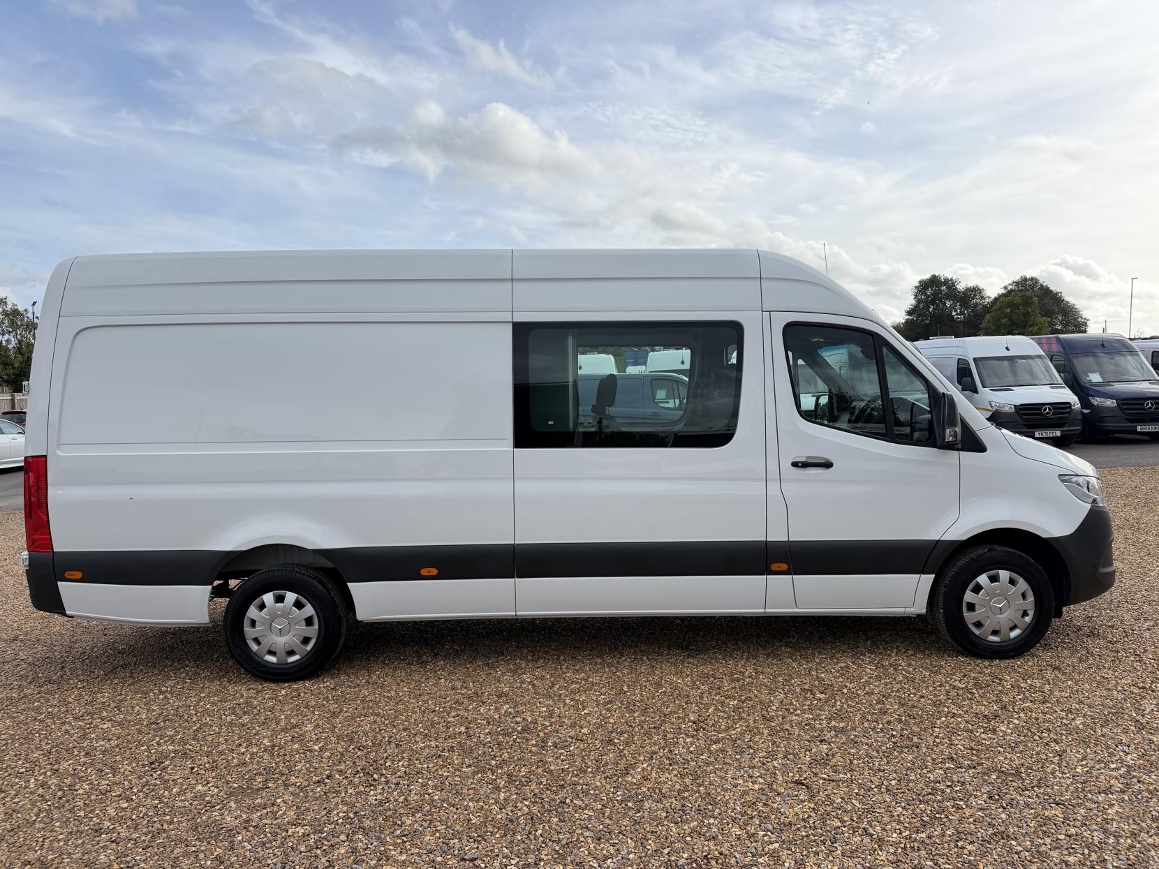 2023 Mercedes-Benz Sprinter 2.0 315 CDI Premium Panel Van 5dr Diesel Manual RWD L3 H2 Euro 6 (s/s) (150 ps) - Thumbnail 12