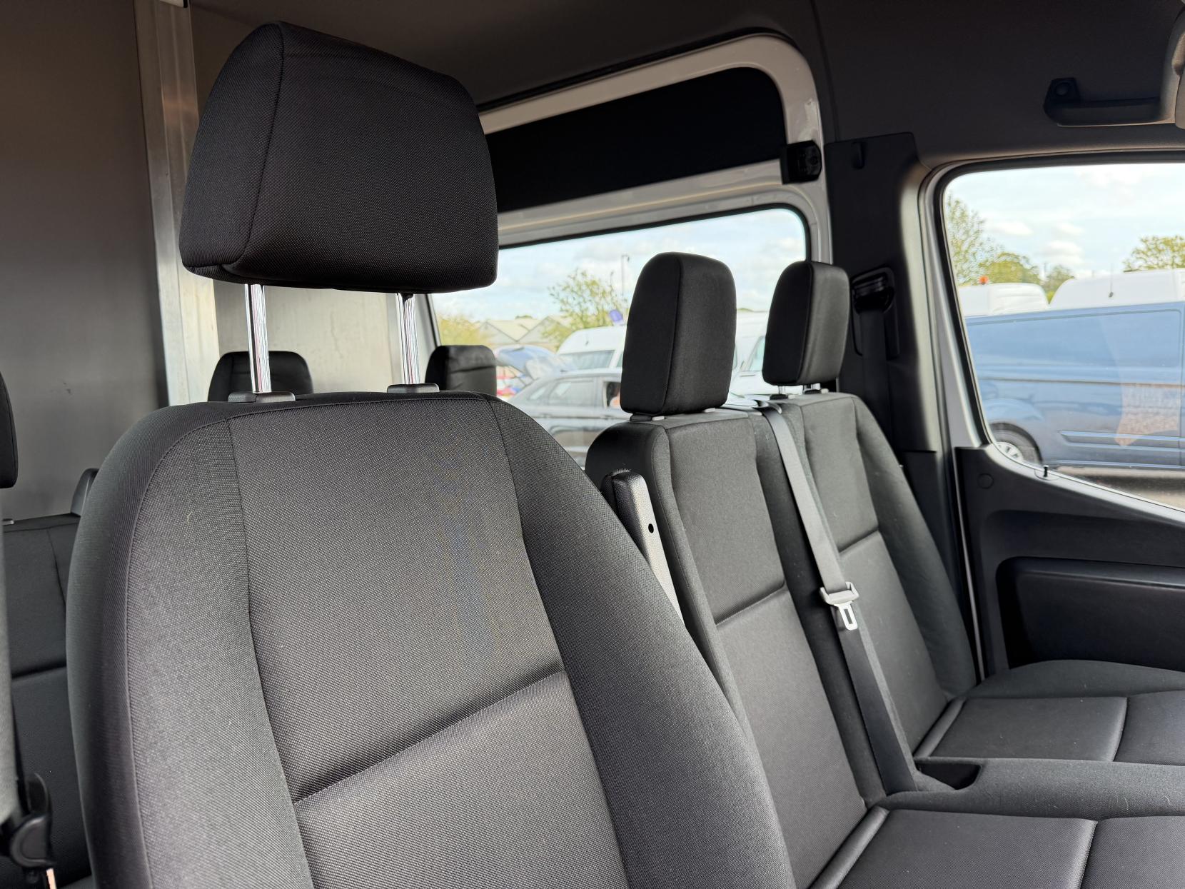 2023 Mercedes-Benz Sprinter 2.0 315 CDI Premium Panel Van 5dr Diesel Manual RWD L3 H2 Euro 6 (s/s) (150 ps) - Thumbnail 15