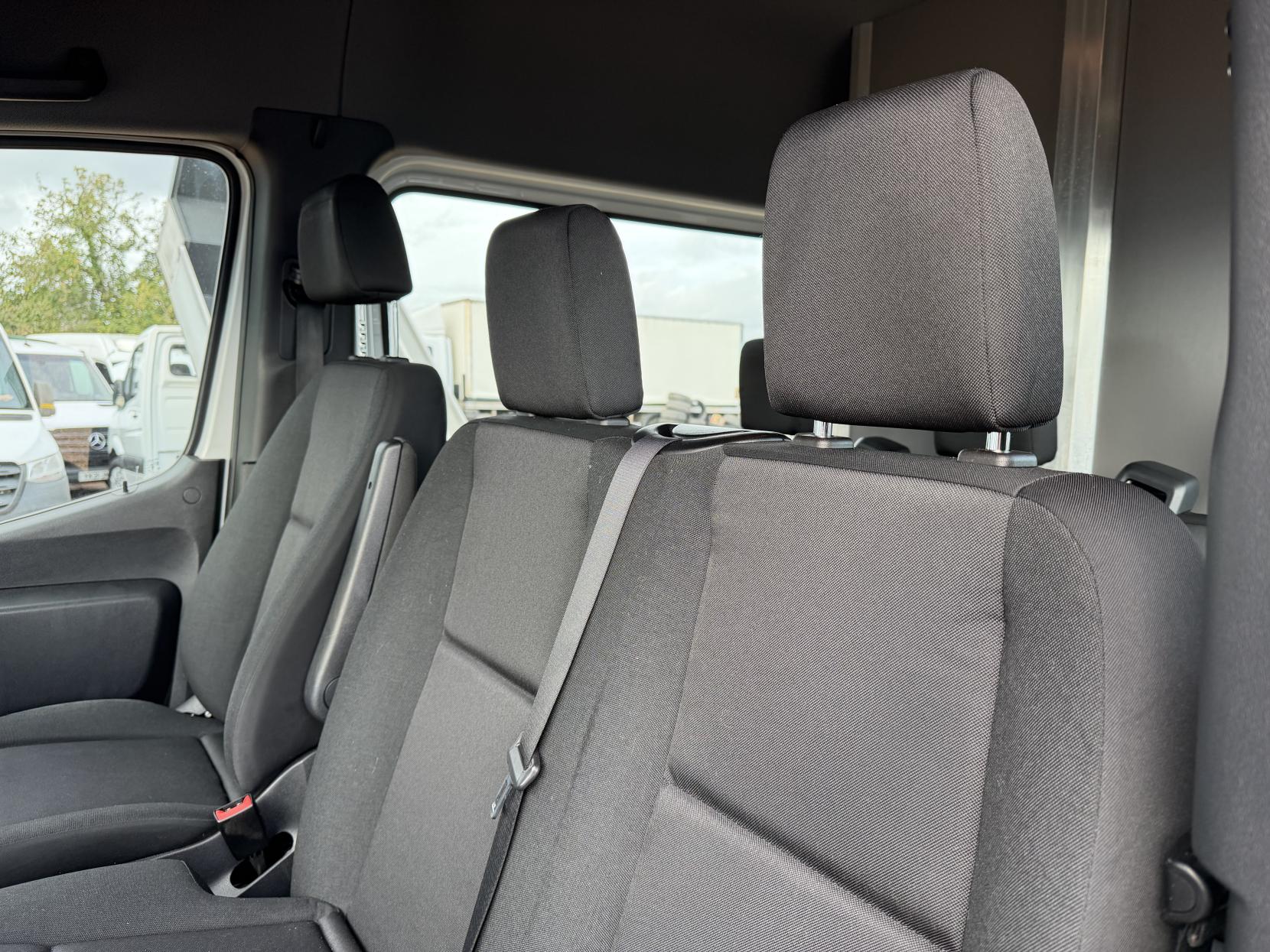 2023 Mercedes-Benz Sprinter 2.0 315 CDI Premium Panel Van 5dr Diesel Manual RWD L3 H2 Euro 6 (s/s) (150 ps) - Thumbnail 22