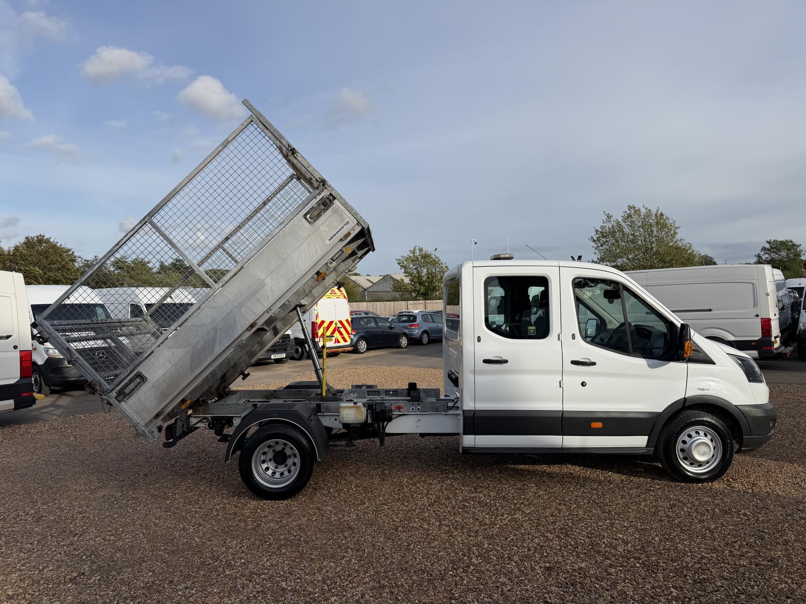 2018 Ford Transit 2.0 350 EcoBlue 1-Way Double Tipper Double Cab 4dr Diesel Manual RWD L3 Euro 6 (1-Way, 1-Stop) (105 ps) - Thumbnail 12