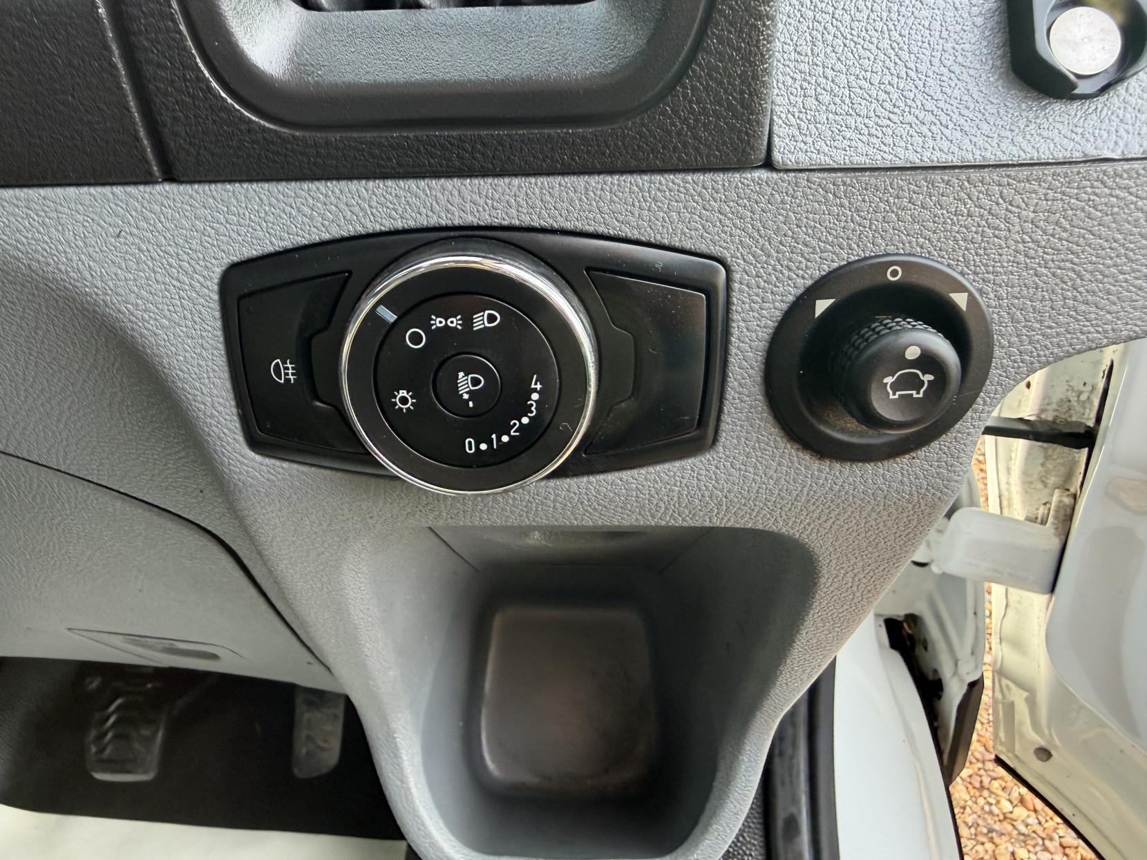 2018 Ford Transit 2.0 350 EcoBlue 1-Way Double Tipper Double Cab 4dr Diesel Manual RWD L3 Euro 6 (1-Way, 1-Stop) (105 ps) - Thumbnail 30