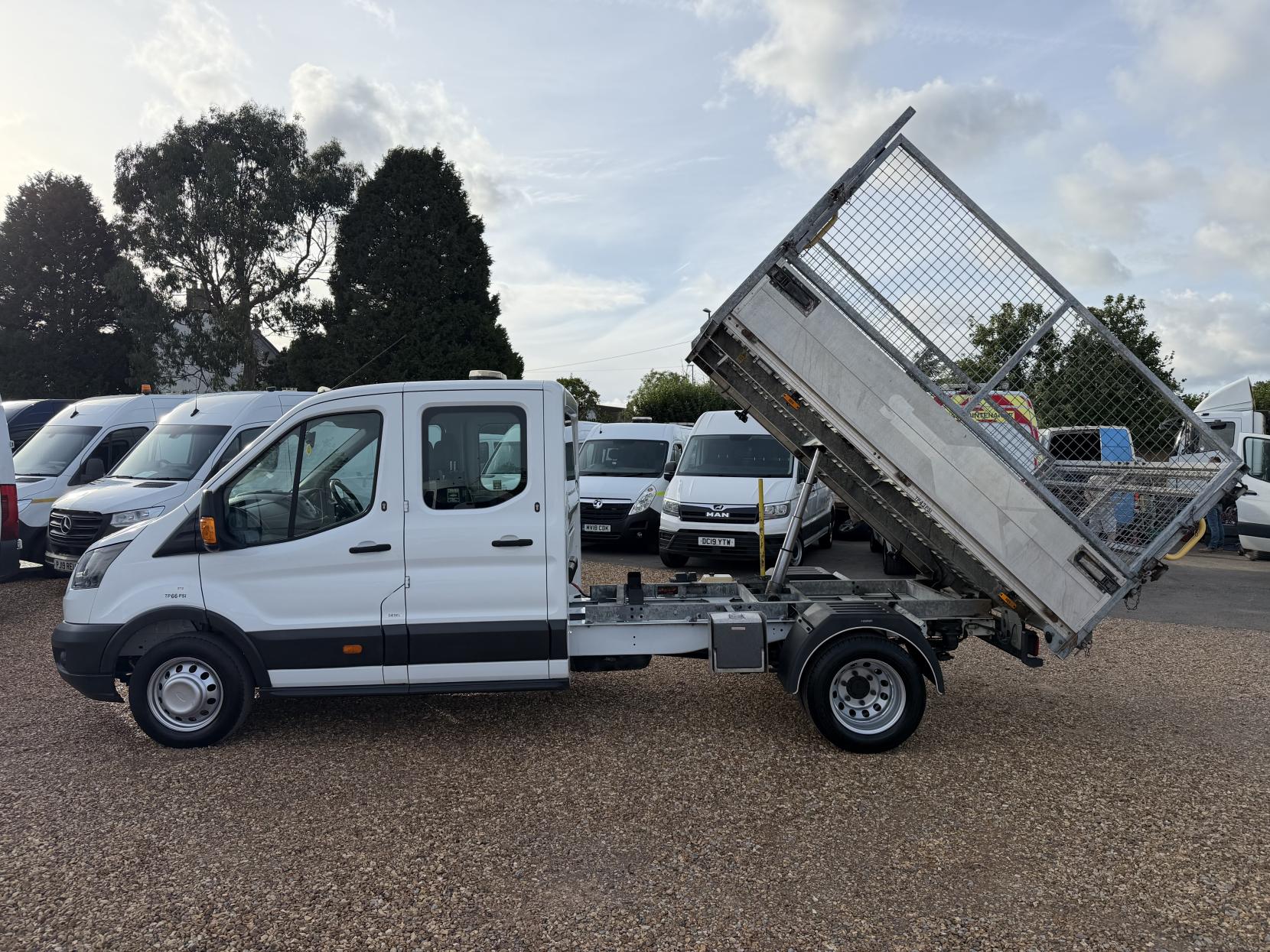2018 Ford Transit 2.0 350 EcoBlue 1-Way Double Tipper Double Cab 4dr Diesel Manual RWD L3 Euro 6 (1-Way, 1-Stop) (105 ps) - Thumbnail 8