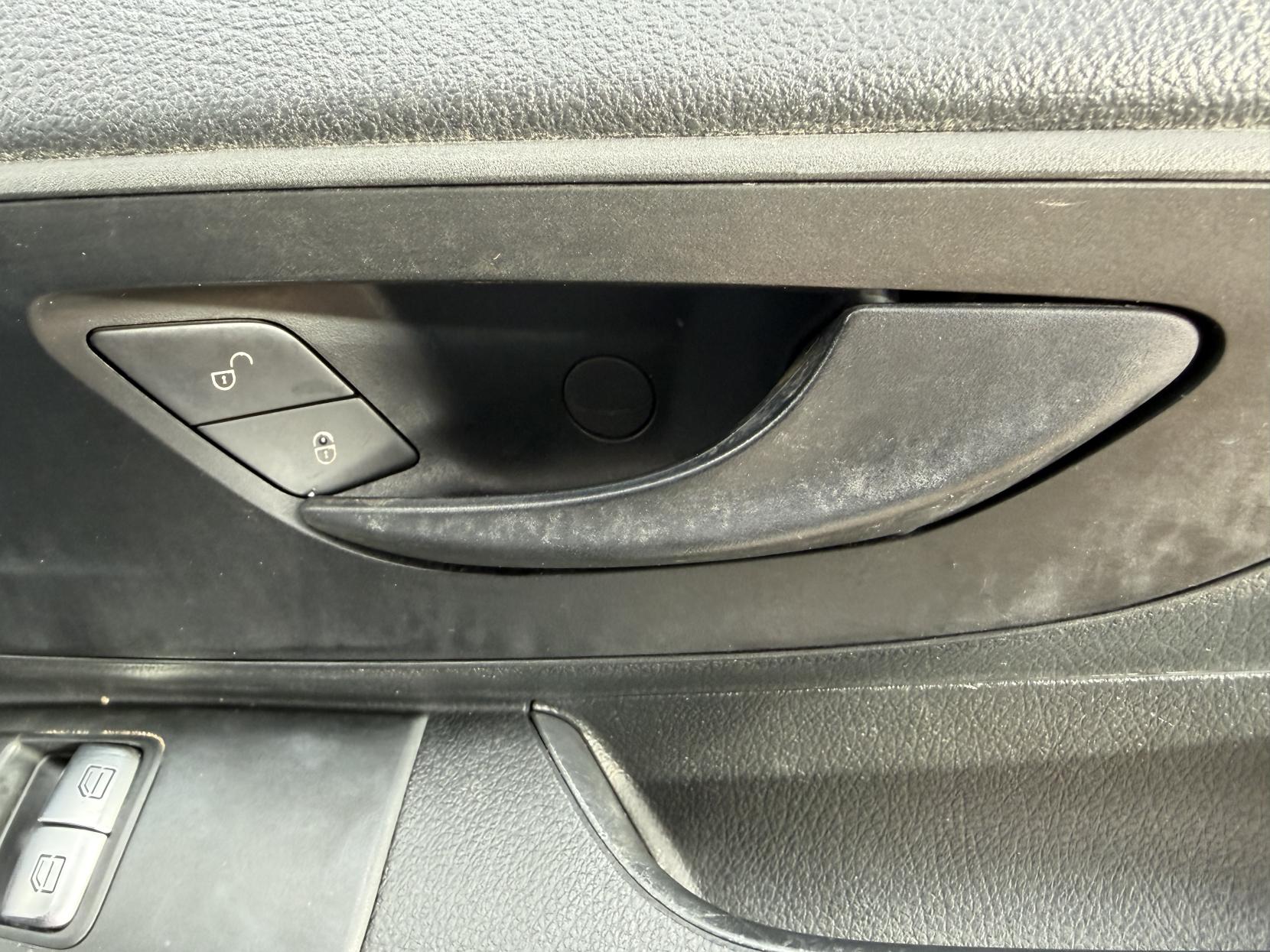 2019 Mercedes-Benz Vito 1.6 111 CDI Panel Van 6dr Diesel Manual FWD L2 Euro 6 (114 ps) - Thumbnail 25