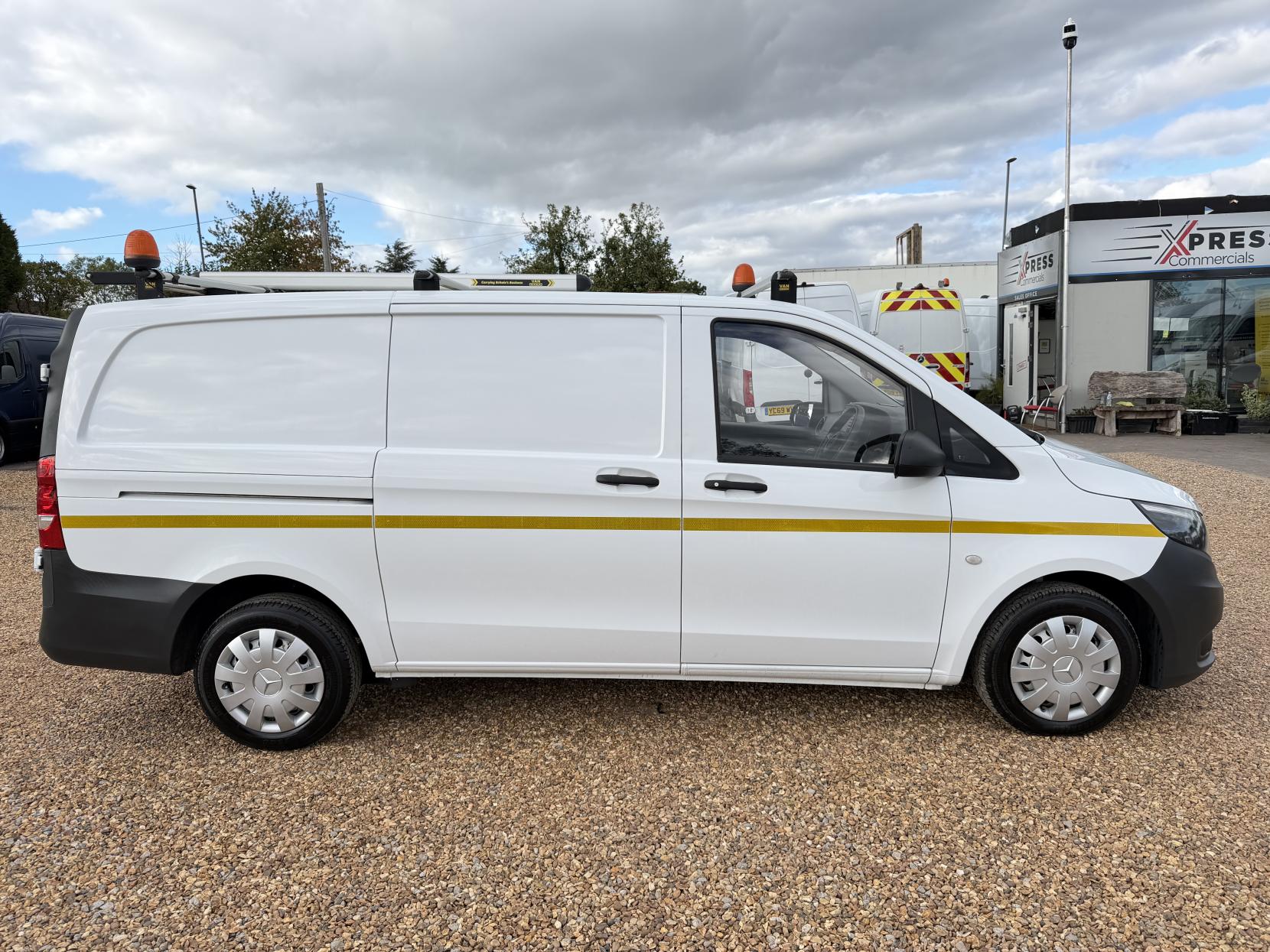 2019 Mercedes-Benz Vito 1.6 111 CDI Panel Van 6dr Diesel Manual FWD L2 Euro 6 (114 ps) - Thumbnail 11