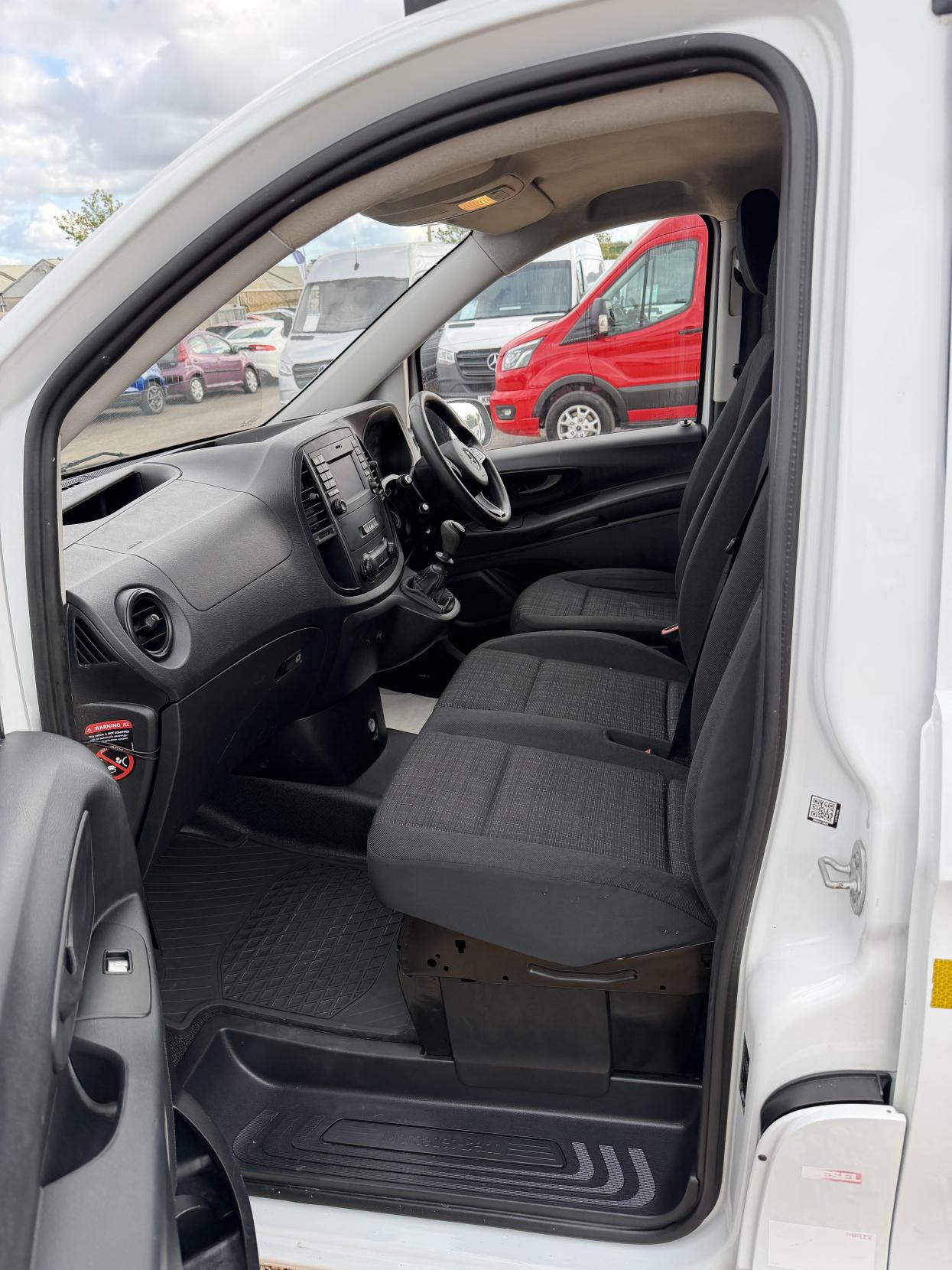 2019 Mercedes-Benz Vito 1.6 111 CDI Panel Van 6dr Diesel Manual FWD L2 Euro 6 (114 ps) - Thumbnail 29