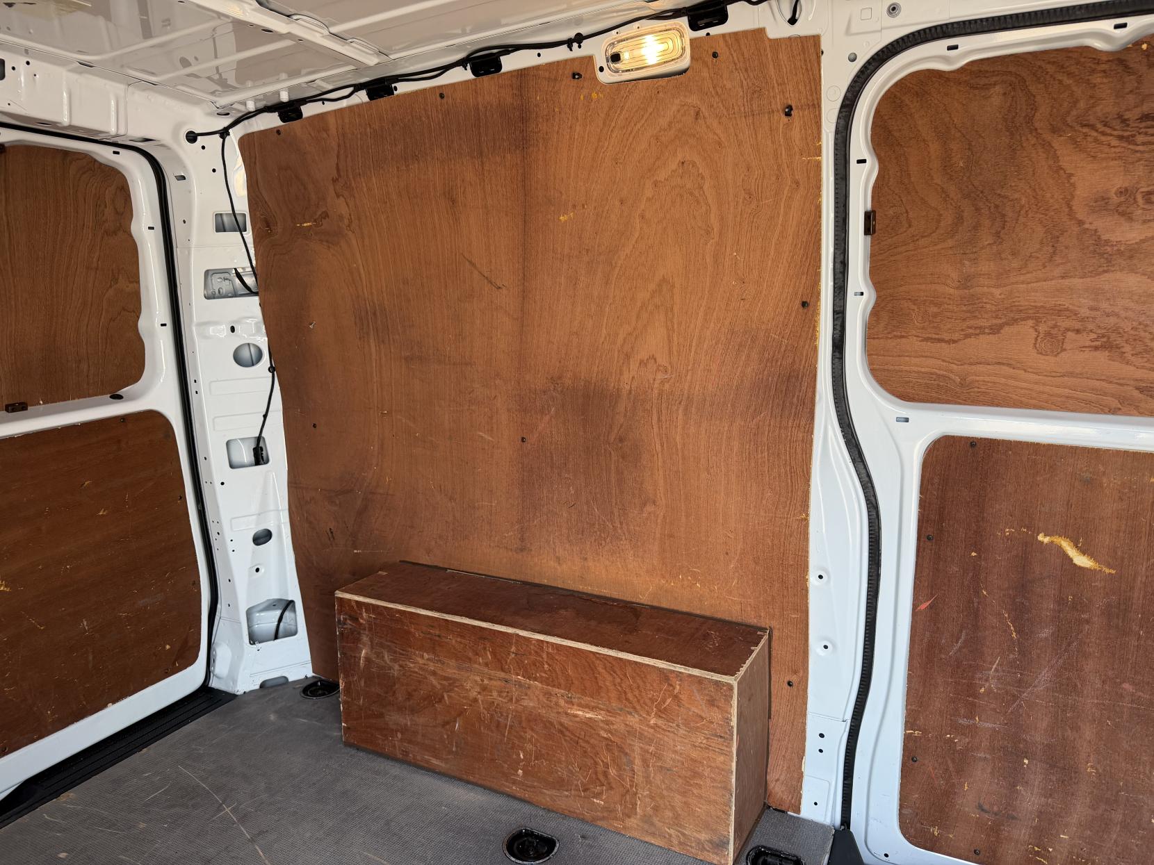 2019 Mercedes-Benz Vito 1.6 111 CDI Panel Van 6dr Diesel Manual FWD L2 Euro 6 (114 ps) - Thumbnail 35