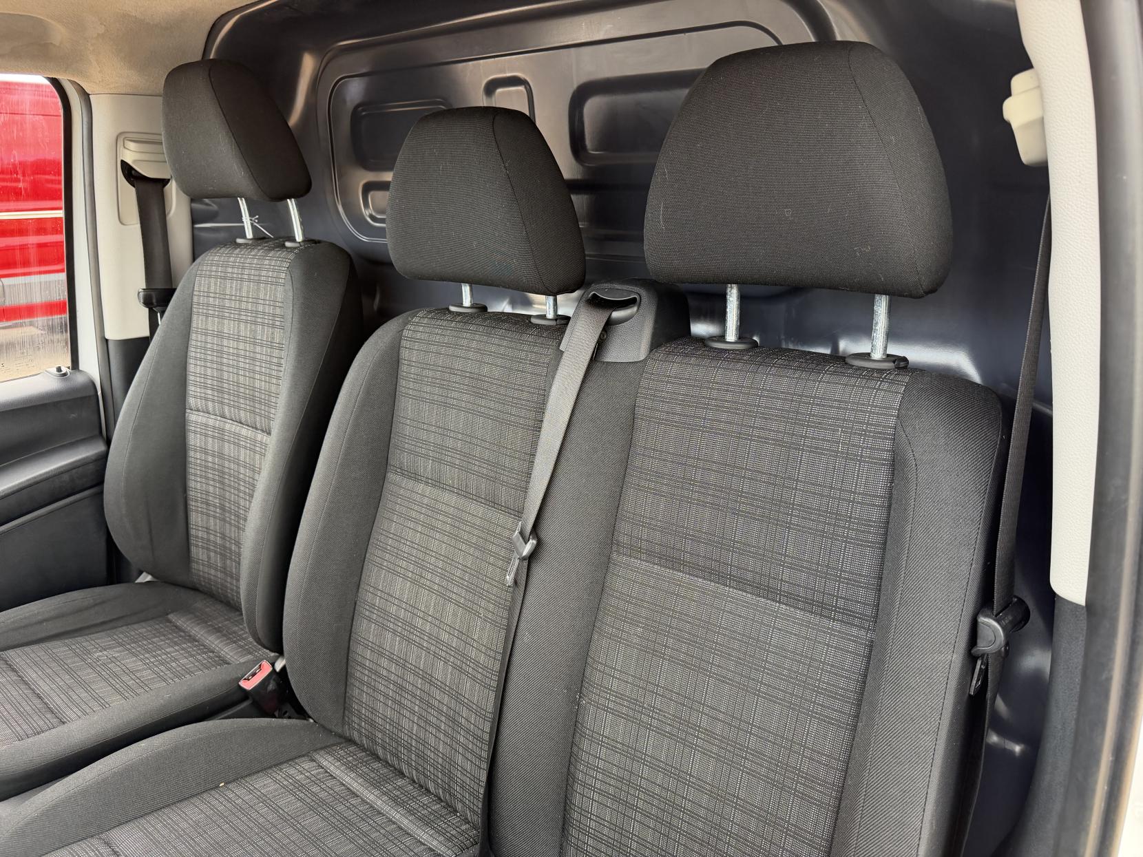 2019 Mercedes-Benz Vito 1.6 111 CDI Panel Van 6dr Diesel Manual FWD L2 Euro 6 (114 ps) - Thumbnail 28