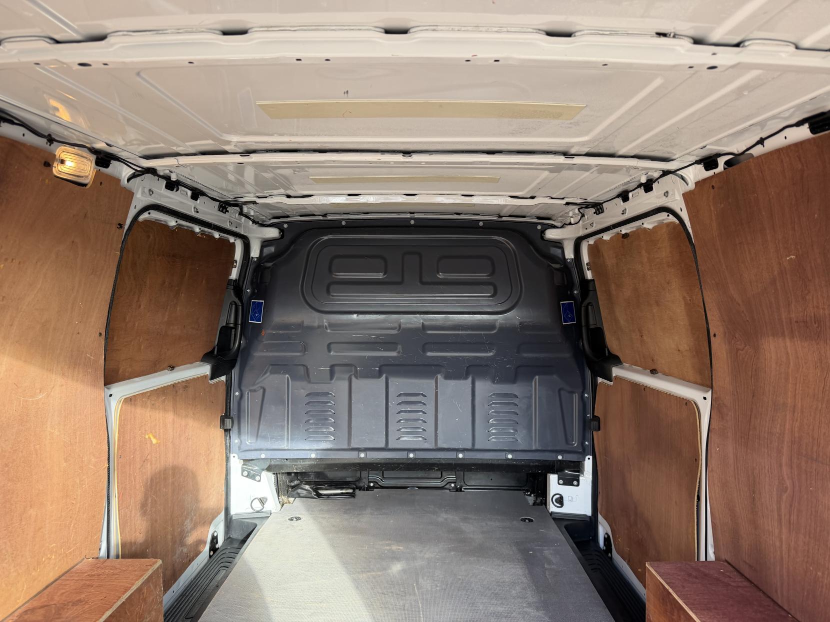 2019 Mercedes-Benz Vito 1.6 111 CDI Panel Van 6dr Diesel Manual FWD L2 Euro 6 (114 ps) - Thumbnail 36