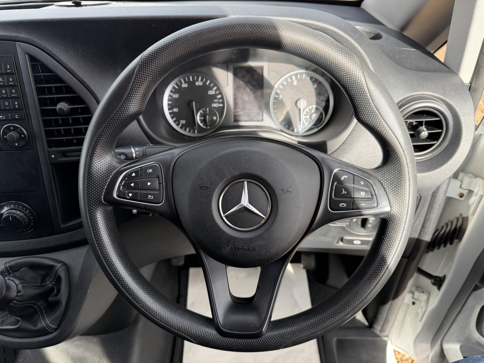 2019 Mercedes-Benz Vito 1.6 111 CDI Panel Van 6dr Diesel Manual FWD L2 Euro 6 (114 ps) - Thumbnail 16