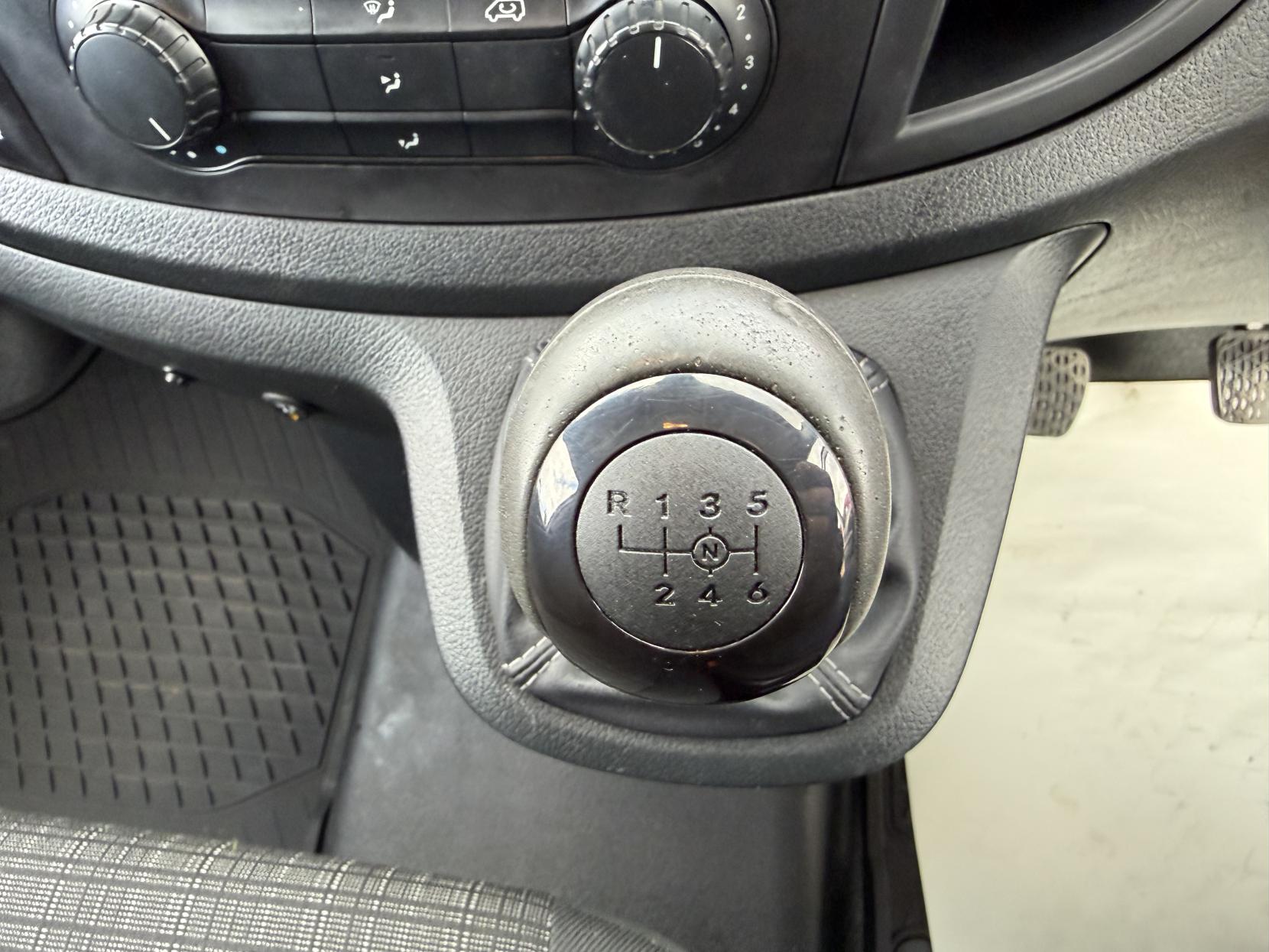 2019 Mercedes-Benz Vito 1.6 111 CDI Panel Van 6dr Diesel Manual FWD L2 Euro 6 (114 ps) - Thumbnail 23