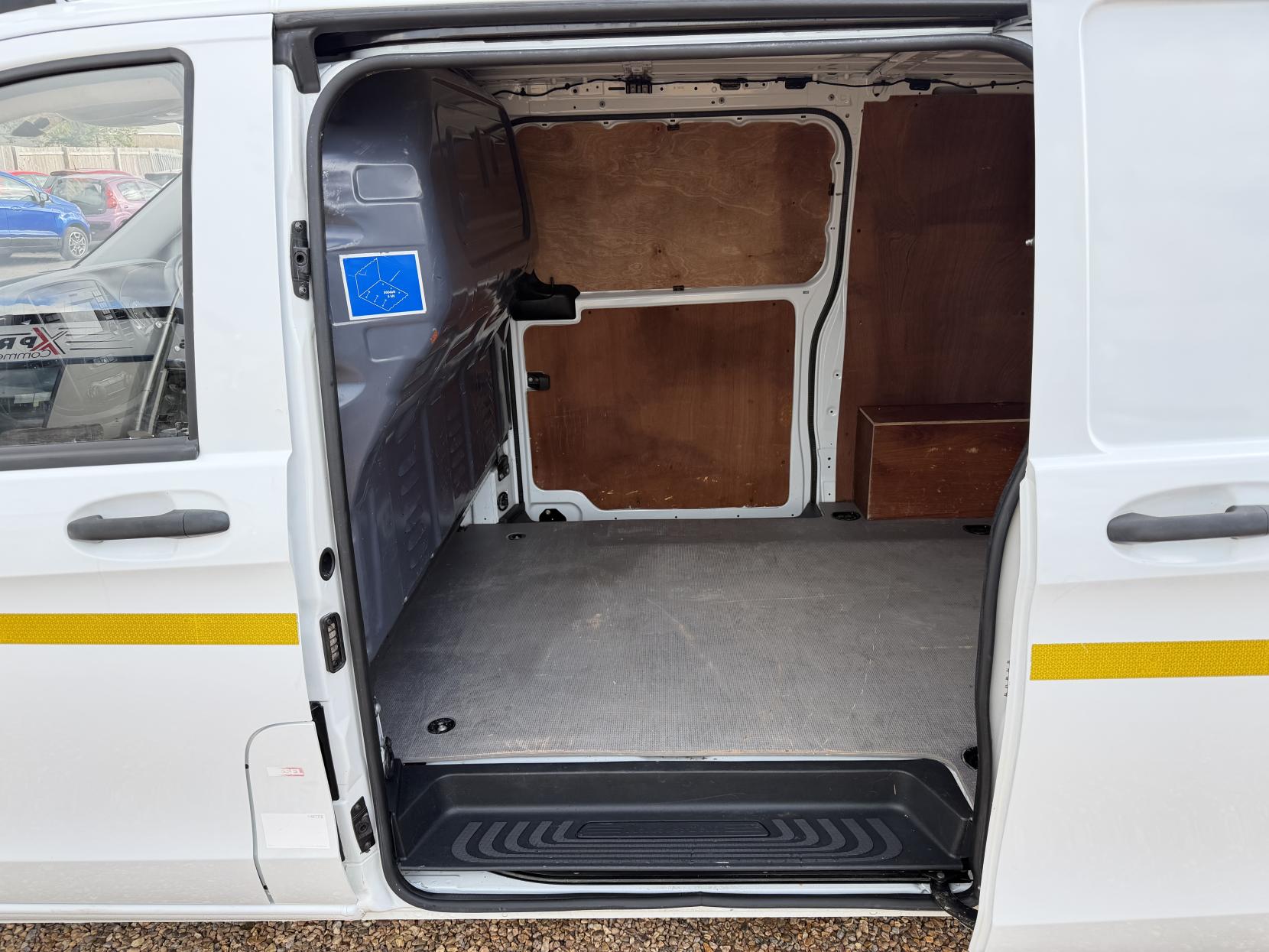 2019 Mercedes-Benz Vito 1.6 111 CDI Panel Van 6dr Diesel Manual FWD L2 Euro 6 (114 ps) - Thumbnail 30