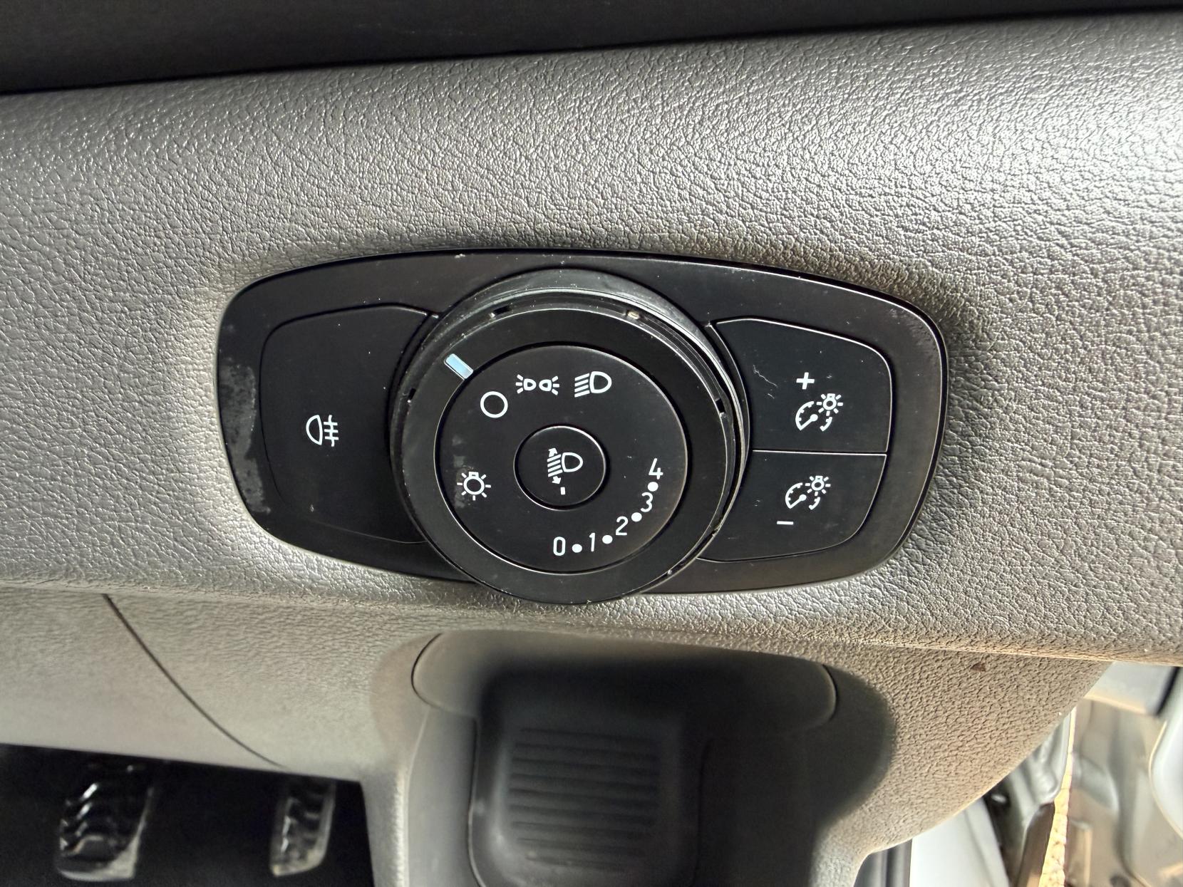 2020 Ford Transit 2.0 350 EcoBlue Leader Panel Van 5dr Diesel Manual FWD L2 H2 Euro 6 (s/s) (130 ps) - Thumbnail 24