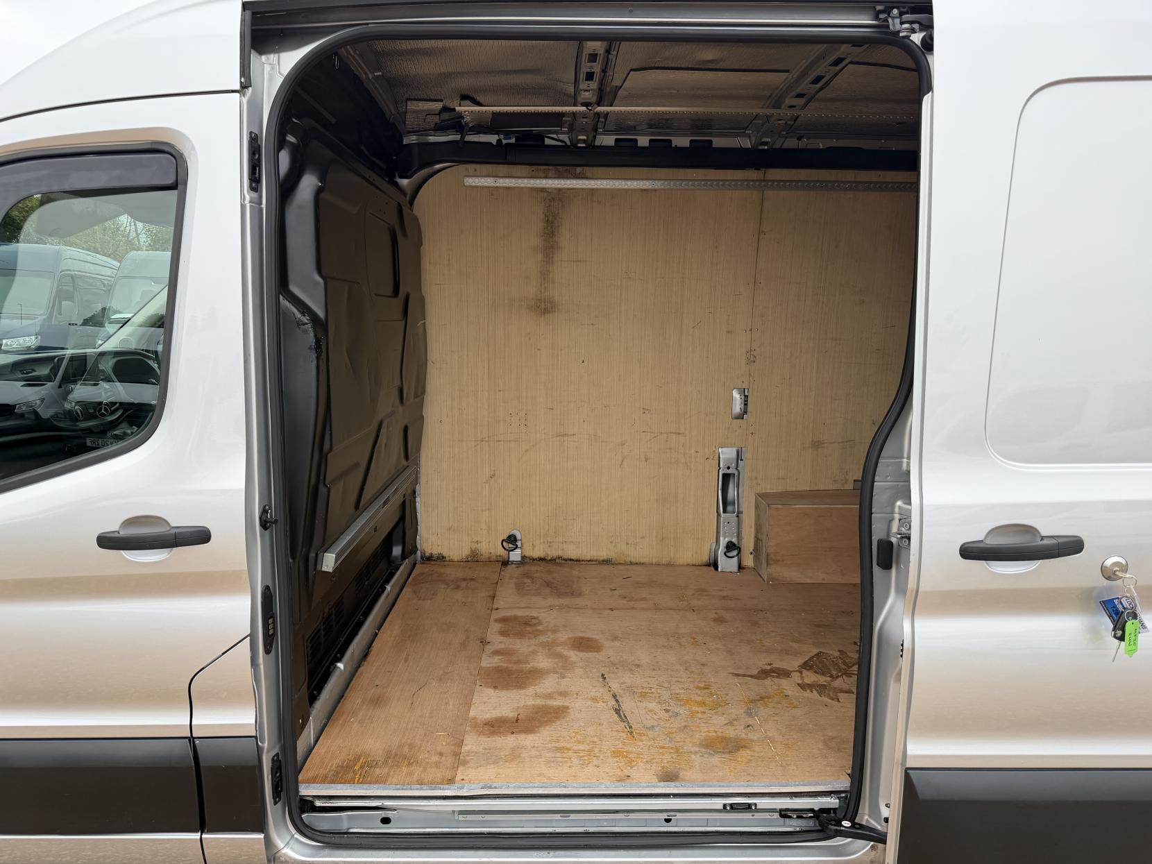 2020 Ford Transit 2.0 350 EcoBlue Leader Panel Van 5dr Diesel Manual FWD L2 H2 Euro 6 (s/s) (130 ps) - Thumbnail 32