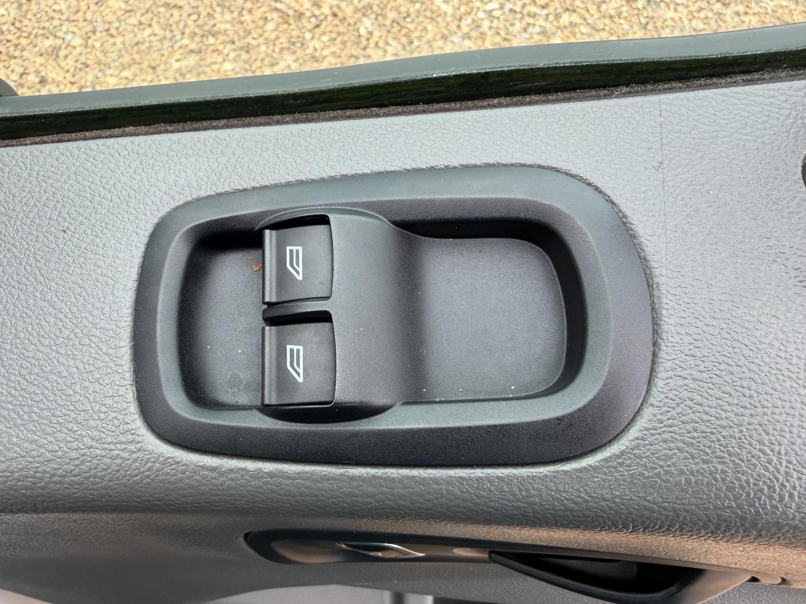 2020 Ford Transit 2.0 350 EcoBlue Leader Panel Van 5dr Diesel Manual FWD L2 H2 Euro 6 (s/s) (130 ps) - Thumbnail 23