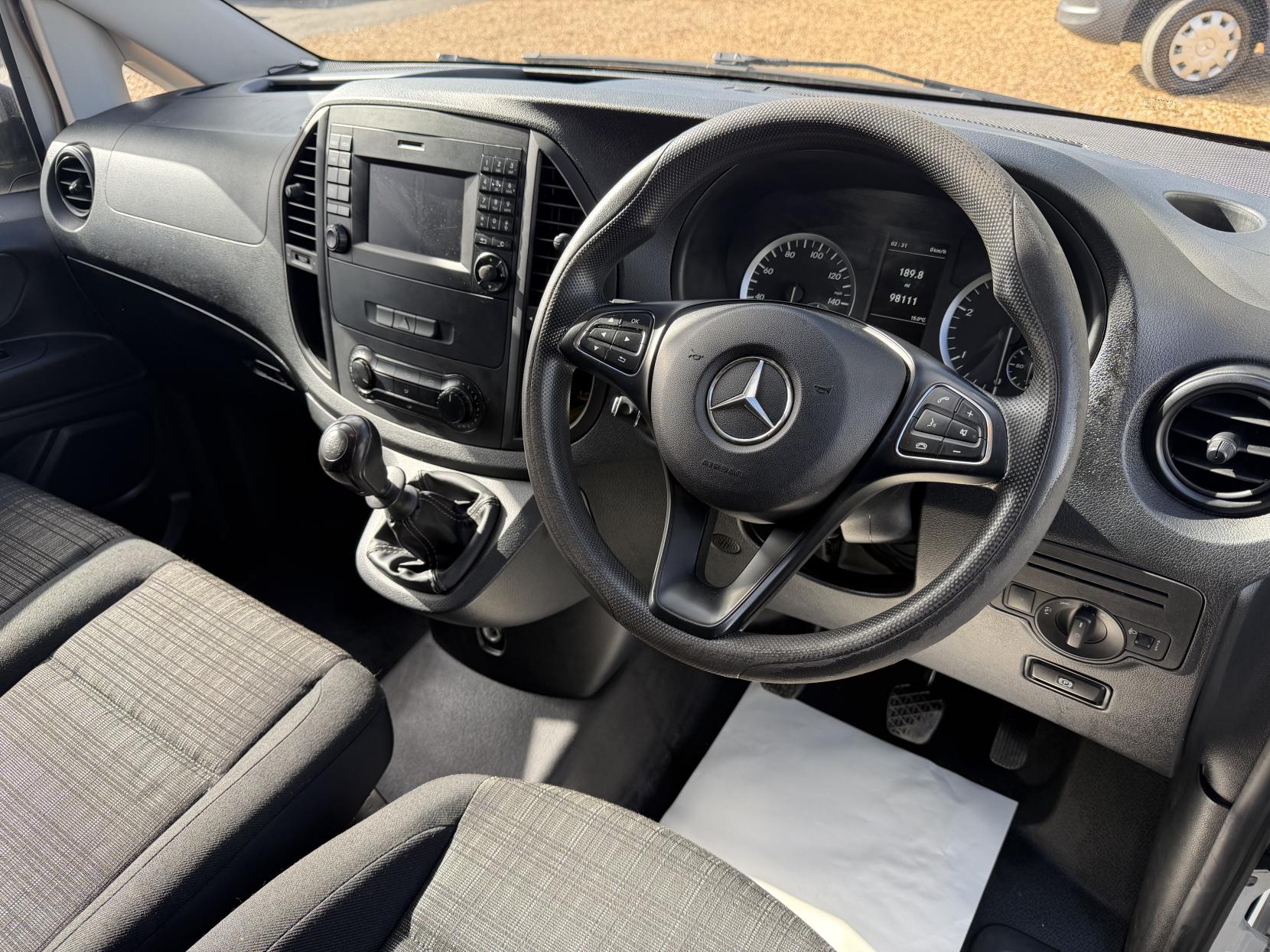 2019 Mercedes-Benz Vito 1.6 111 CDI Panel Van 6dr Diesel Manual FWD L2 Euro 6 (114 ps) - Thumbnail 2
