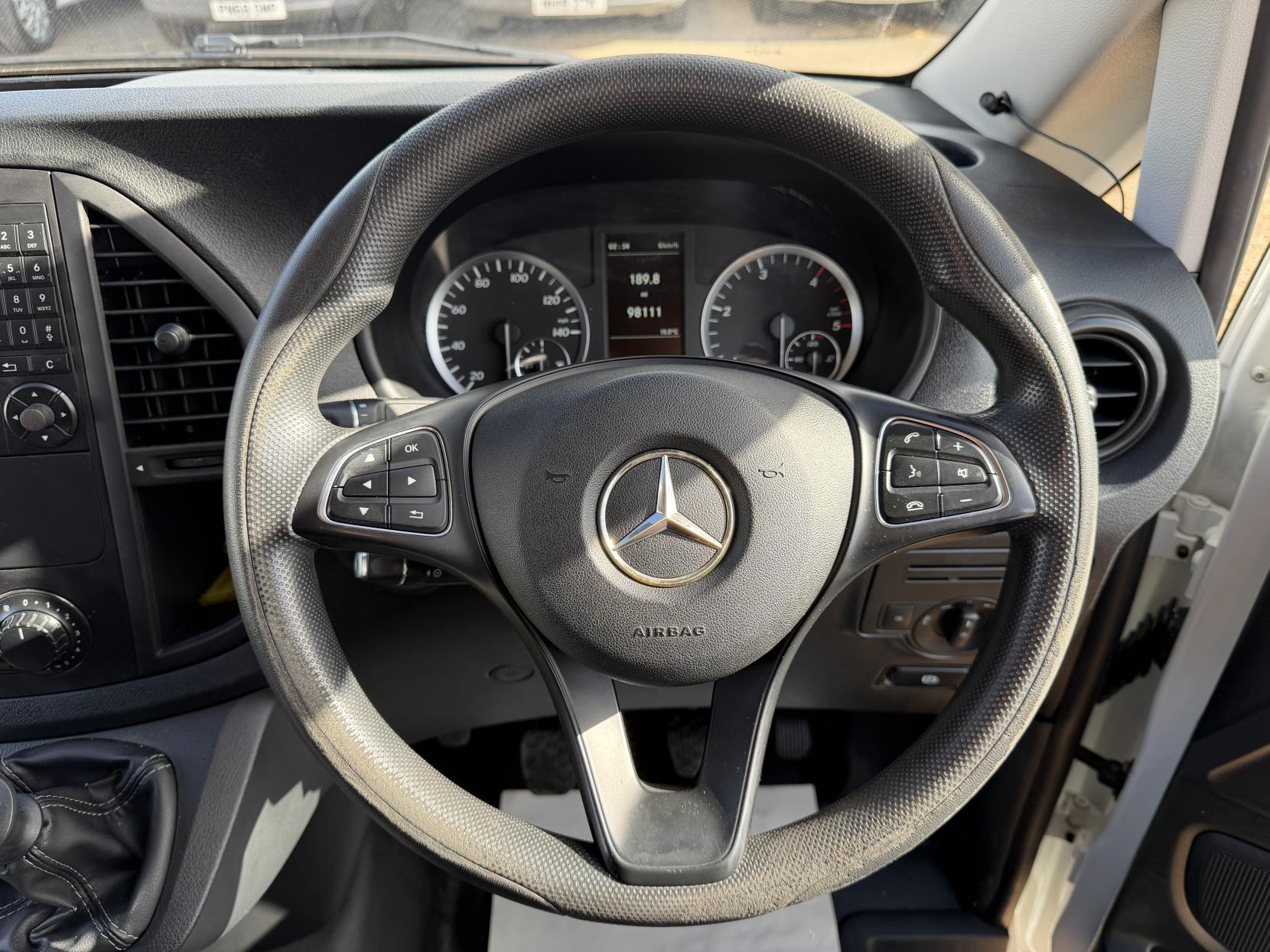 2019 Mercedes-Benz Vito 1.6 111 CDI Panel Van 6dr Diesel Manual FWD L2 Euro 6 (114 ps) - Thumbnail 16