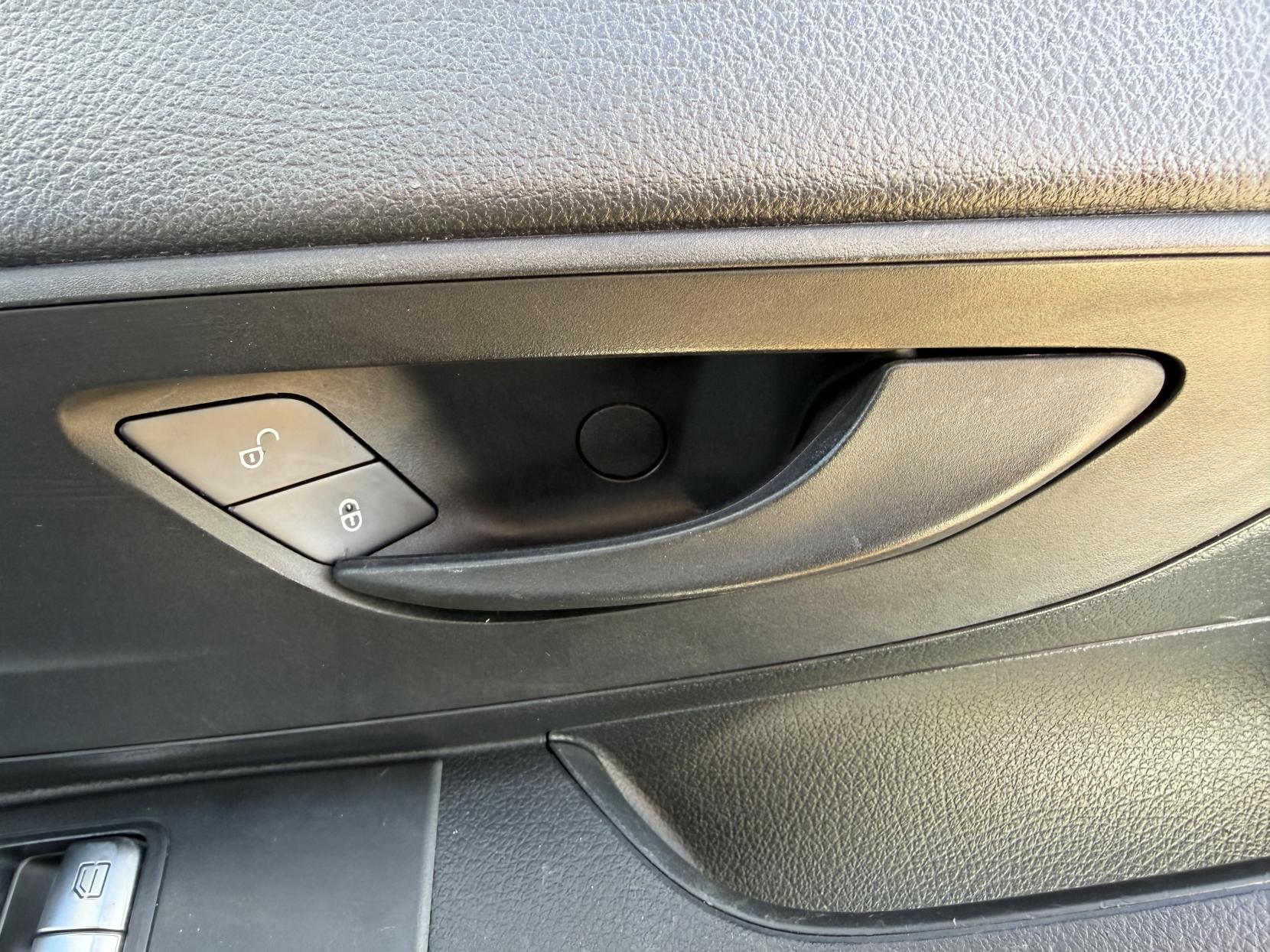 2019 Mercedes-Benz Vito 1.6 111 CDI Panel Van 6dr Diesel Manual FWD L2 Euro 6 (114 ps) - Thumbnail 23