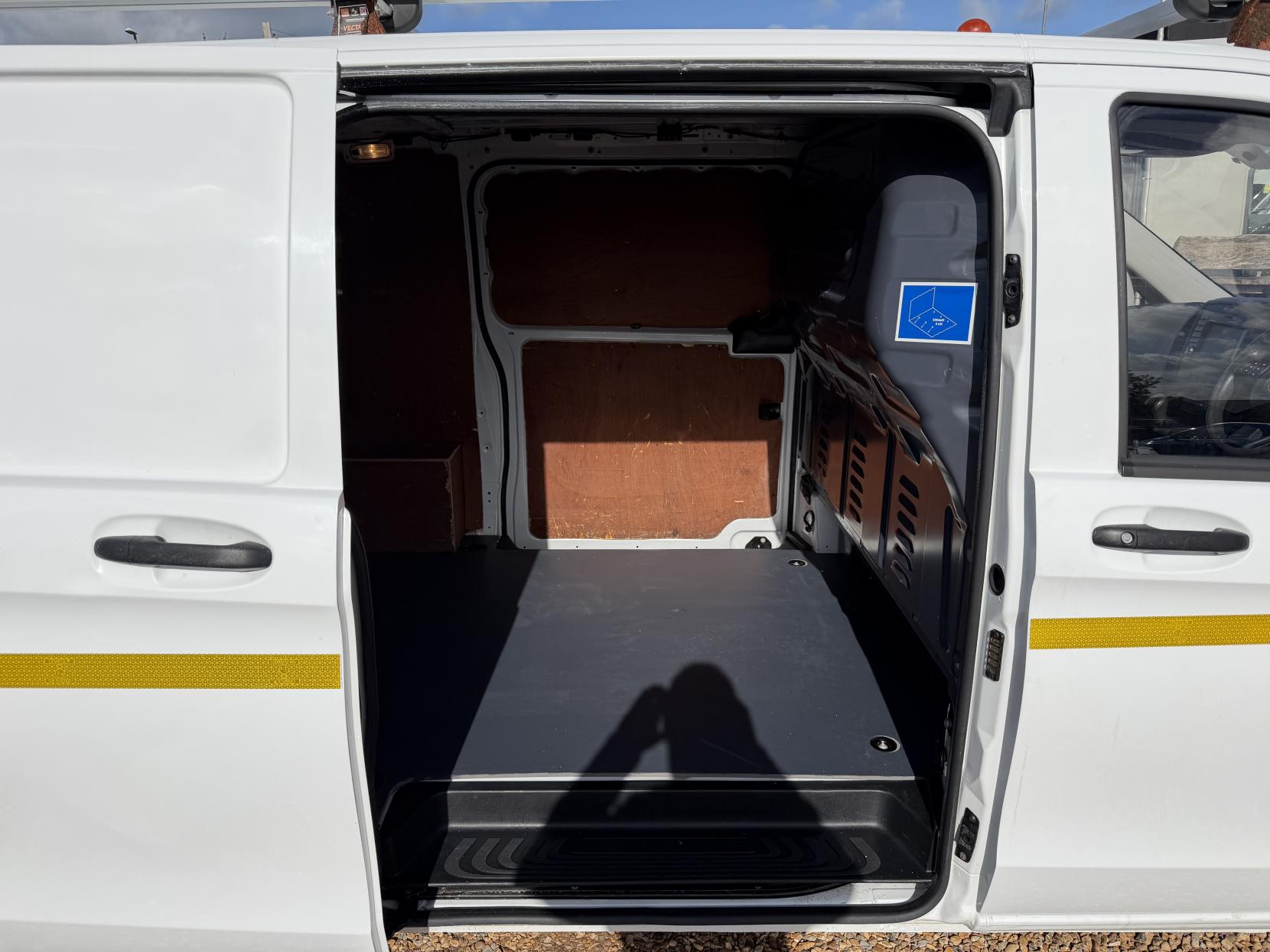 2019 Mercedes-Benz Vito 1.6 111 CDI Panel Van 6dr Diesel Manual FWD L2 Euro 6 (114 ps) - Thumbnail 27
