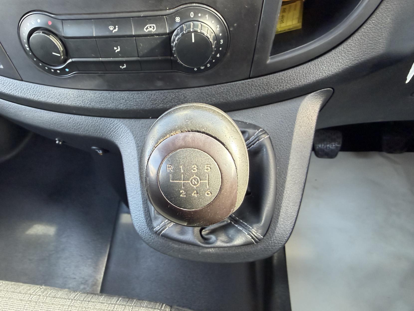 2019 Mercedes-Benz Vito 1.6 111 CDI Panel Van 6dr Diesel Manual FWD L2 Euro 6 (114 ps) - Thumbnail 25