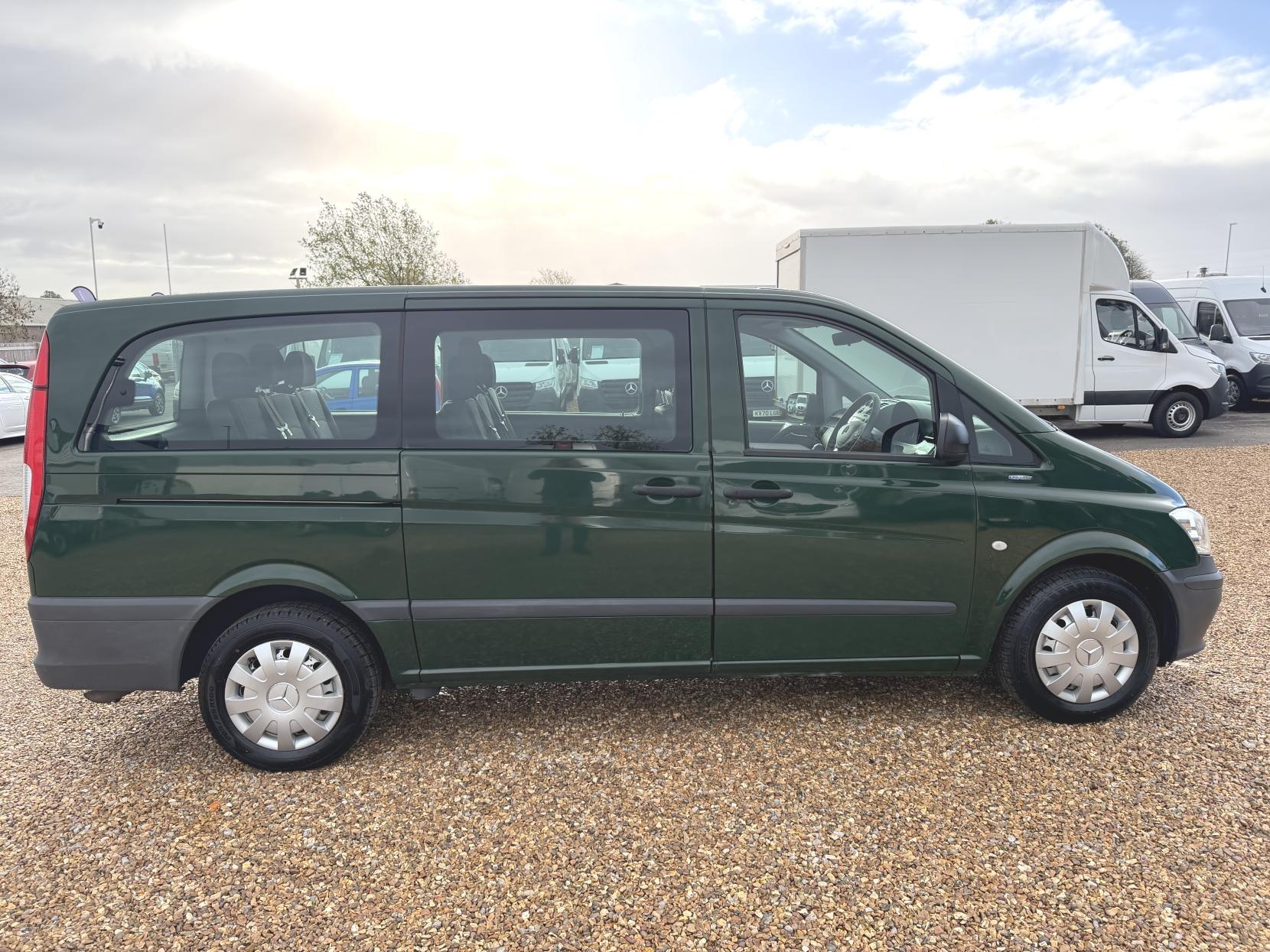 2014 Mercedes-Benz Vito 2.1 113 CDi BlueEFFICIENCY Traveliner Minibus 5dr Diesel Manual L1 (182 g/km, 136 bhp) - Thumbnail 12