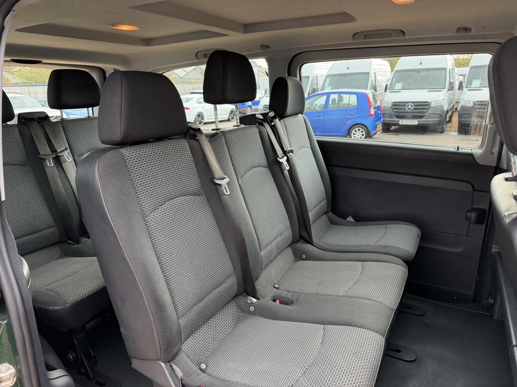 2014 Mercedes-Benz Vito 2.1 113 CDi BlueEFFICIENCY Traveliner Minibus 5dr Diesel Manual L1 (182 g/km, 136 bhp) - Thumbnail 32