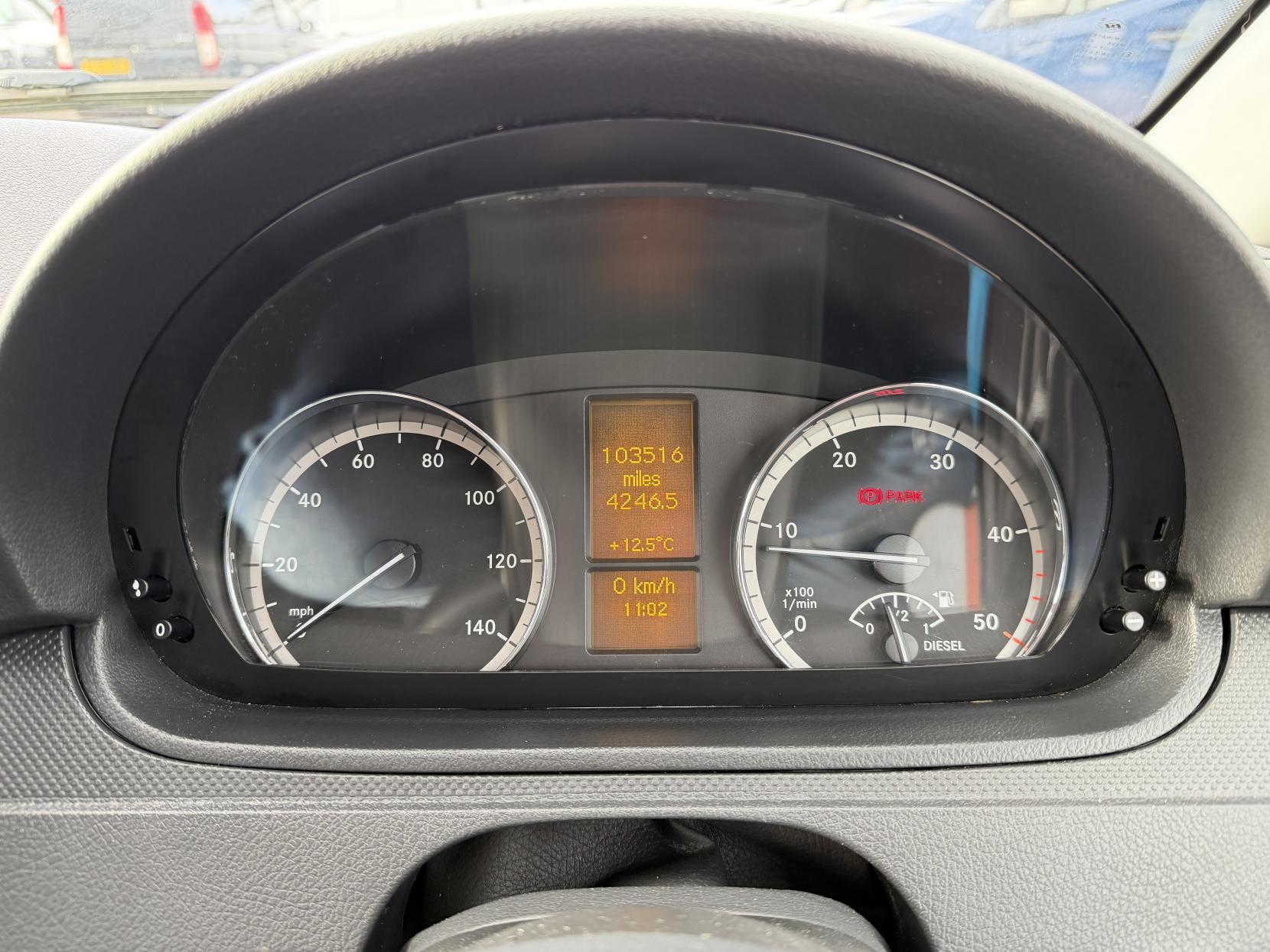 2014 Mercedes-Benz Vito 2.1 113 CDi BlueEFFICIENCY Traveliner Minibus 5dr Diesel Manual L1 (182 g/km, 136 bhp) - Thumbnail 18