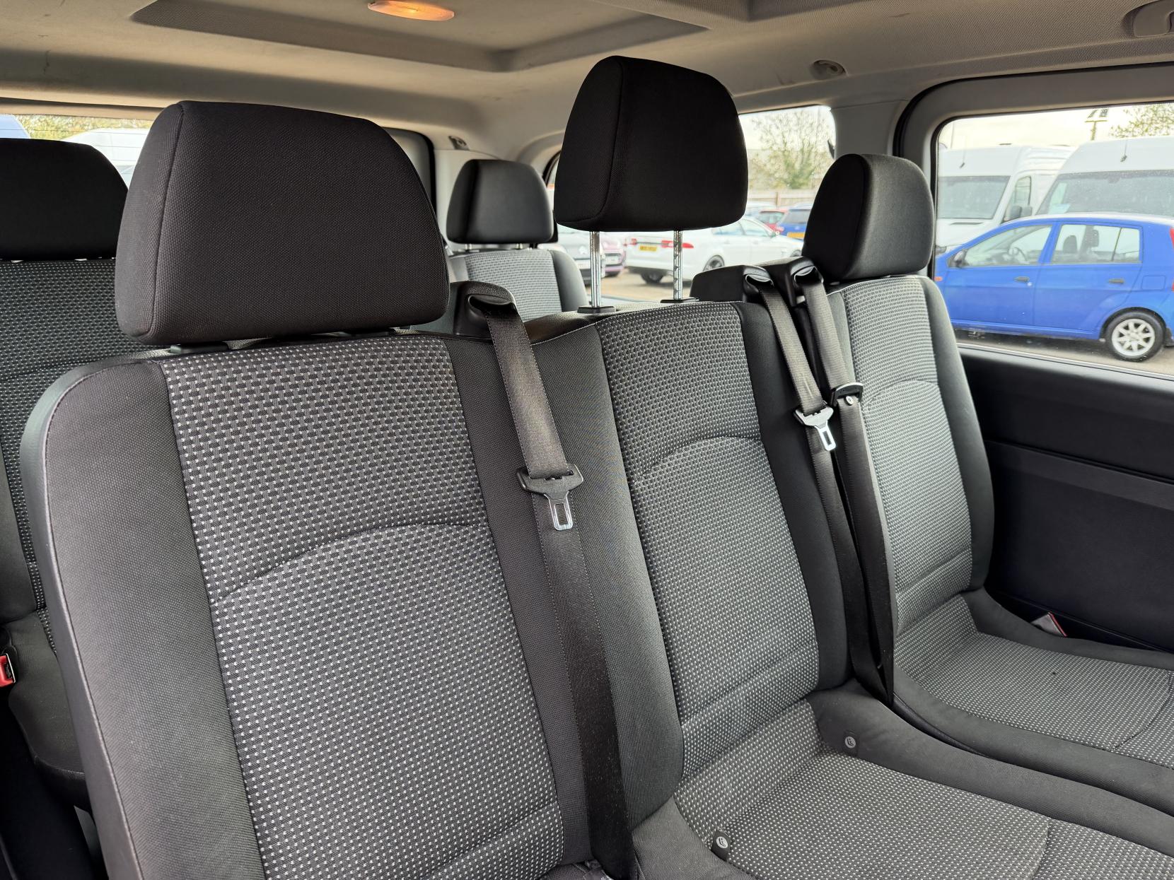2014 Mercedes-Benz Vito 2.1 113 CDi BlueEFFICIENCY Traveliner Minibus 5dr Diesel Manual L1 (182 g/km, 136 bhp) - Thumbnail 38