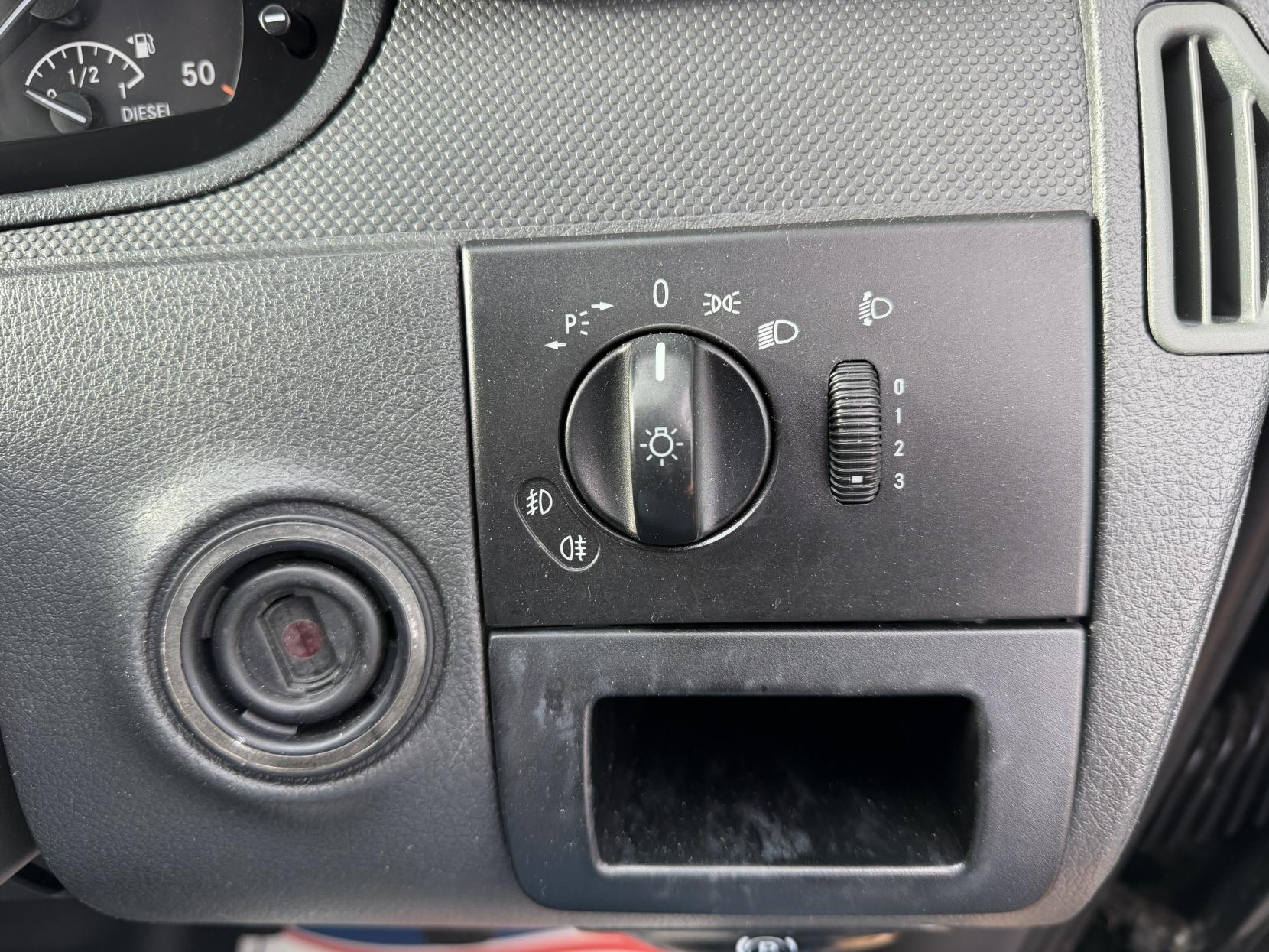 2014 Mercedes-Benz Vito 2.1 113 CDi BlueEFFICIENCY Traveliner Minibus 5dr Diesel Manual L1 (182 g/km, 136 bhp) - Thumbnail 23