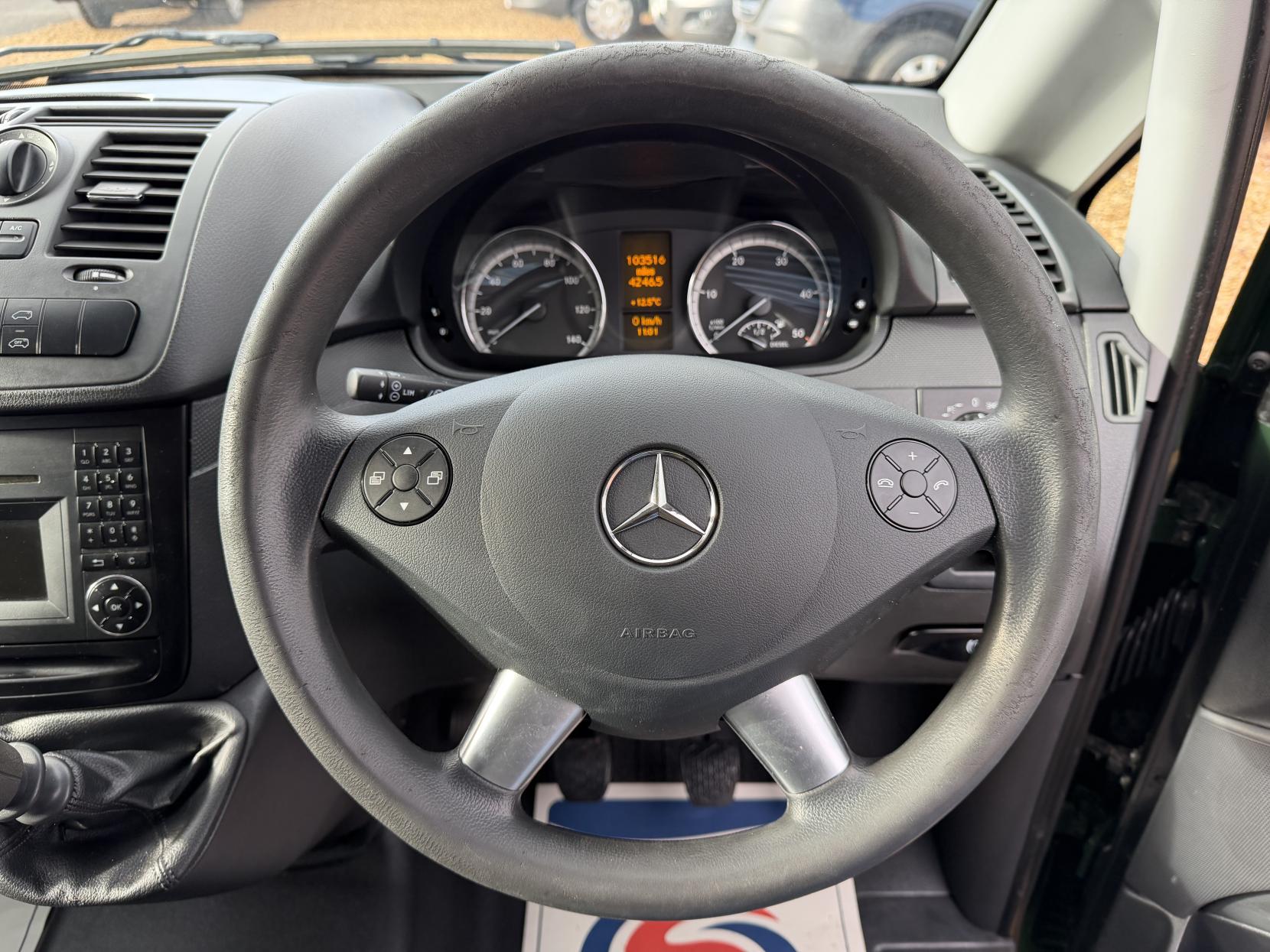 2014 Mercedes-Benz Vito 2.1 113 CDi BlueEFFICIENCY Traveliner Minibus 5dr Diesel Manual L1 (182 g/km, 136 bhp) - Thumbnail 16