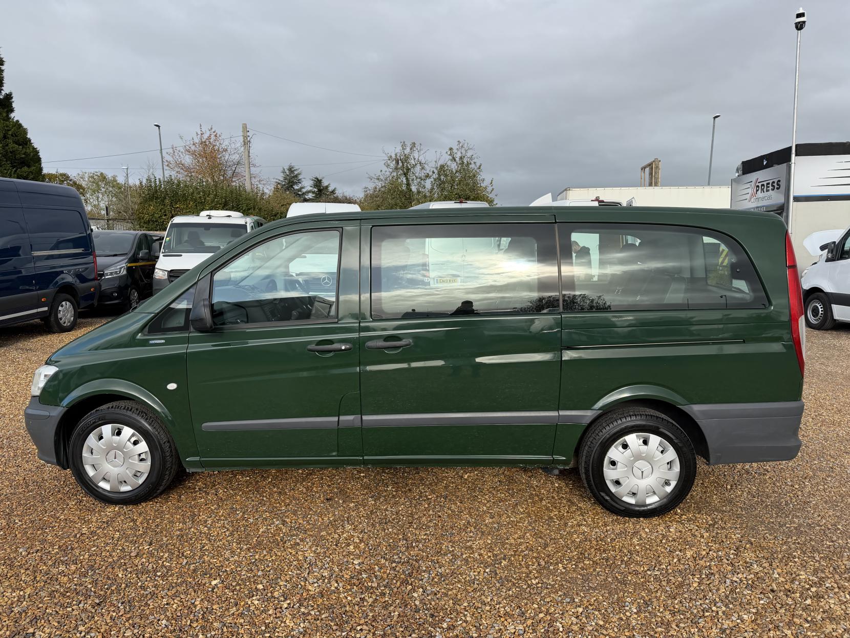 2014 Mercedes-Benz Vito 2.1 113 CDi BlueEFFICIENCY Traveliner Minibus 5dr Diesel Manual L1 (182 g/km, 136 bhp) - Thumbnail 8
