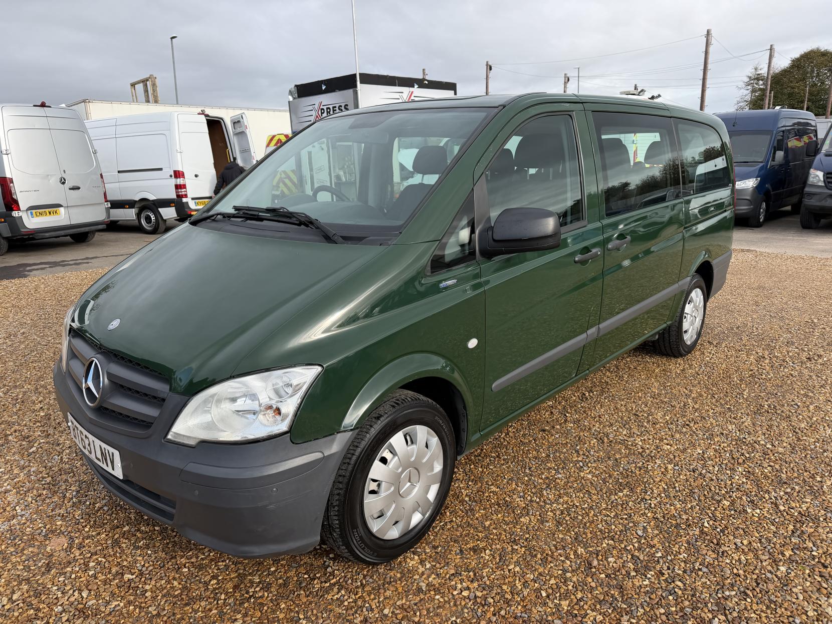 2014 Mercedes-Benz Vito 2.1 113 CDi BlueEFFICIENCY Traveliner Minibus 5dr Diesel Manual L1 (182 g/km, 136 bhp) - Thumbnail 7