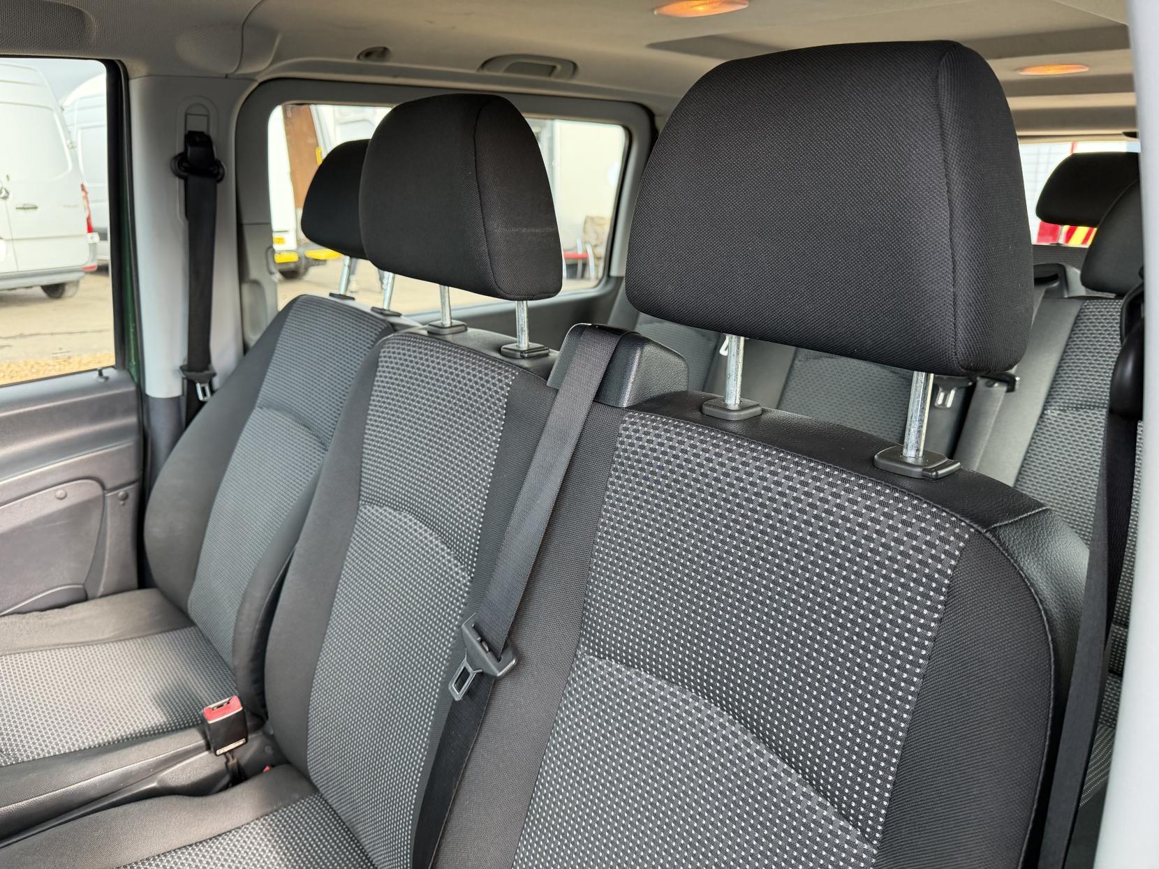 2014 Mercedes-Benz Vito 2.1 113 CDi BlueEFFICIENCY Traveliner Minibus 5dr Diesel Manual L1 (182 g/km, 136 bhp) - Thumbnail 26
